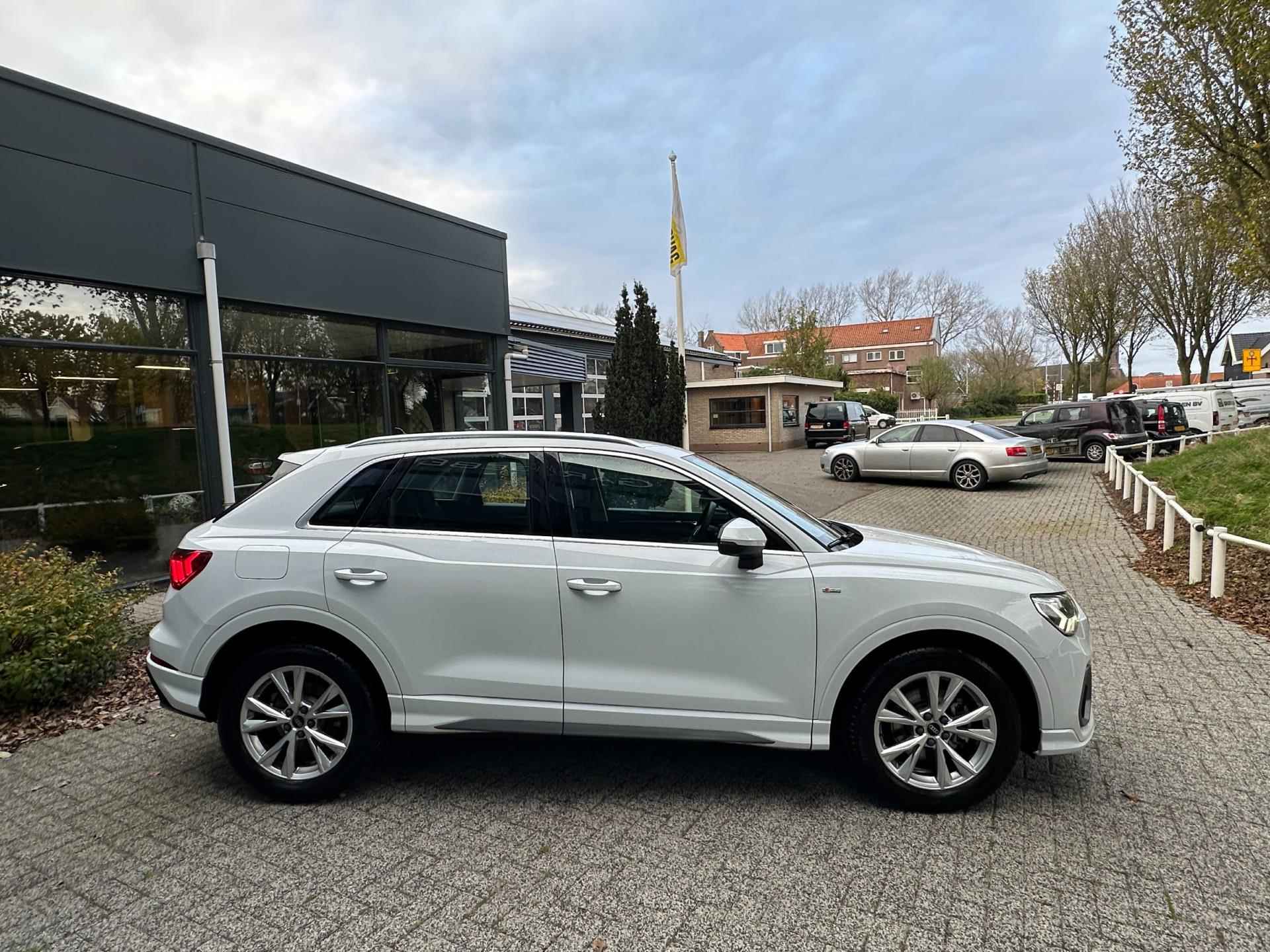 Audi Q3 35 TFSI Pro Line s-line carplay 19000 KM!!!!! - 7/31