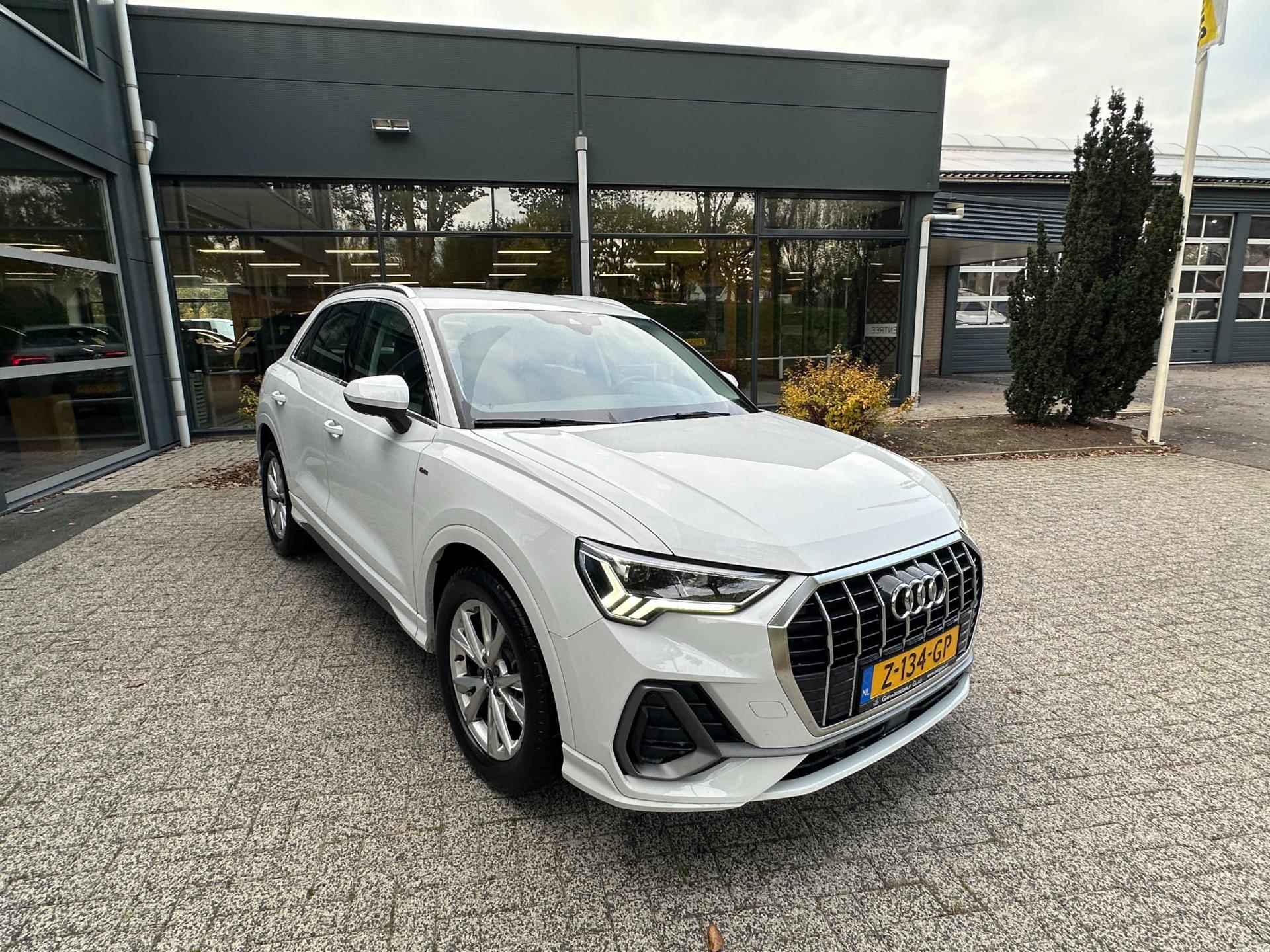 Audi Q3 35 TFSI Pro Line s-line carplay 19000 KM!!!!! - 8/31