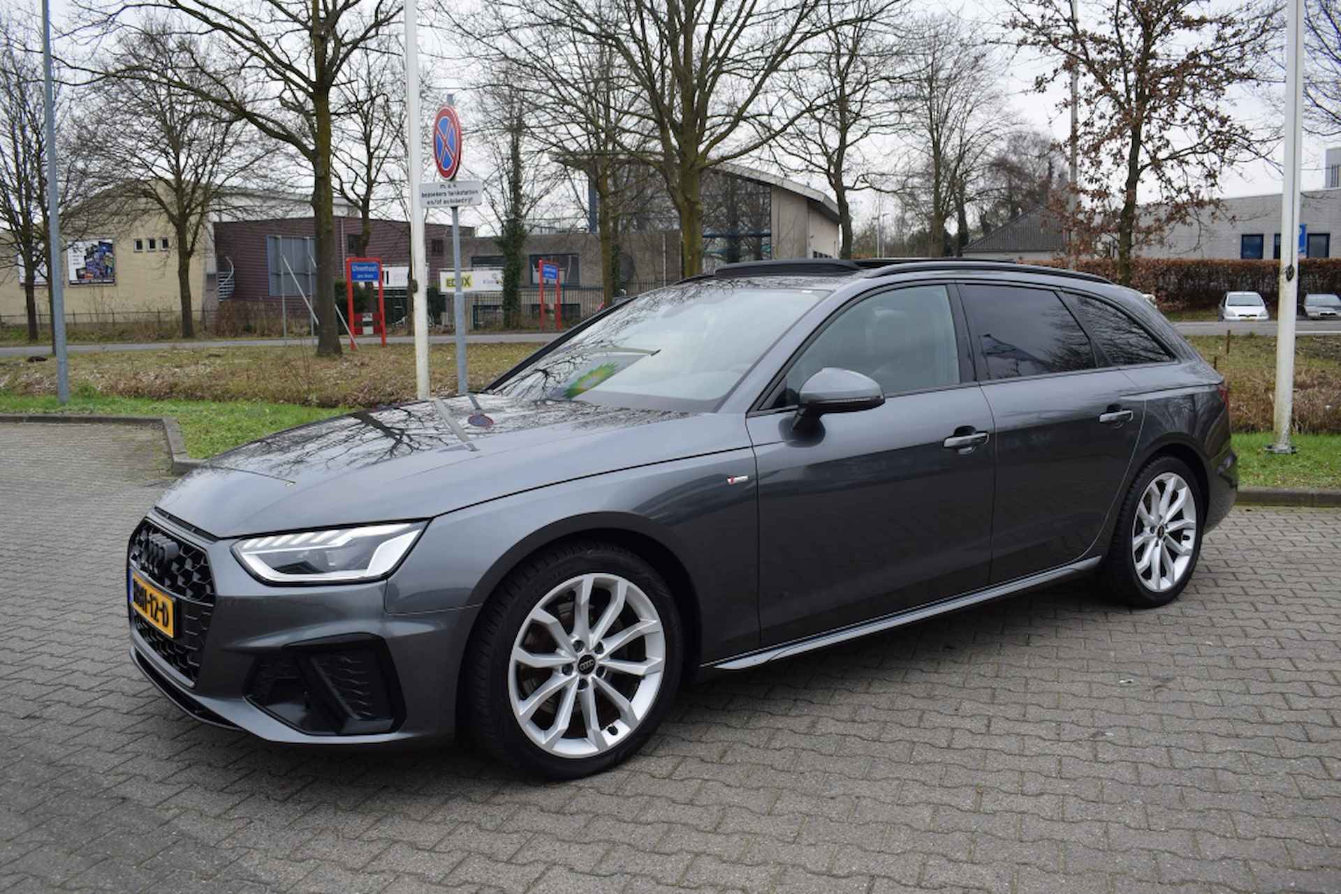 Audi A4 Avant 35 TFSI S-Line 150 PK BLACK PACK | AUTOMAAT | PANO | RIJKLAARPRI - 2/33