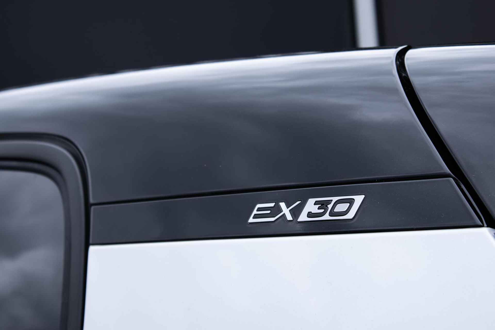 Volvo EX30 Single Motor Extended Range Plus 69 kWh | Harman Kardon soundbar | Stoel- en stuurverwarming | Parkeercamera achter | Elektrische achterklep - 15/33