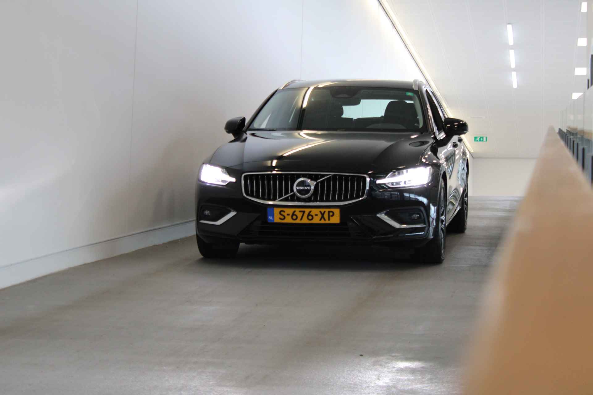 Volvo V60 B3 163PK Plus Bright | 360º view | Trekhaak | Standkachel | HK Audio | Voorruitverw - 59/59