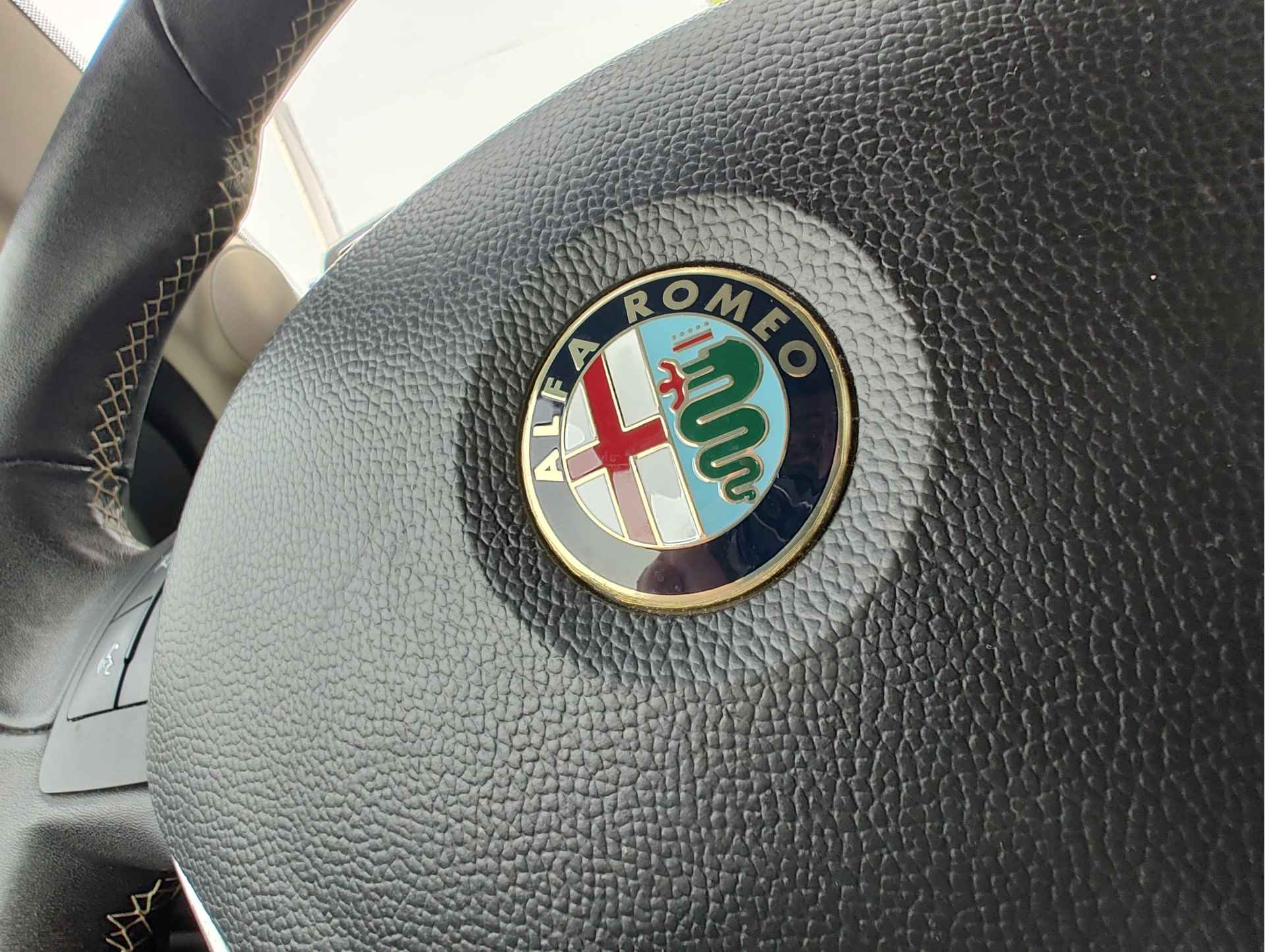 Alfa Romeo MiTo 0.9 TWINAIR JUNIOR Navi | Cruise | Clima | Sportvelgen - 14/18
