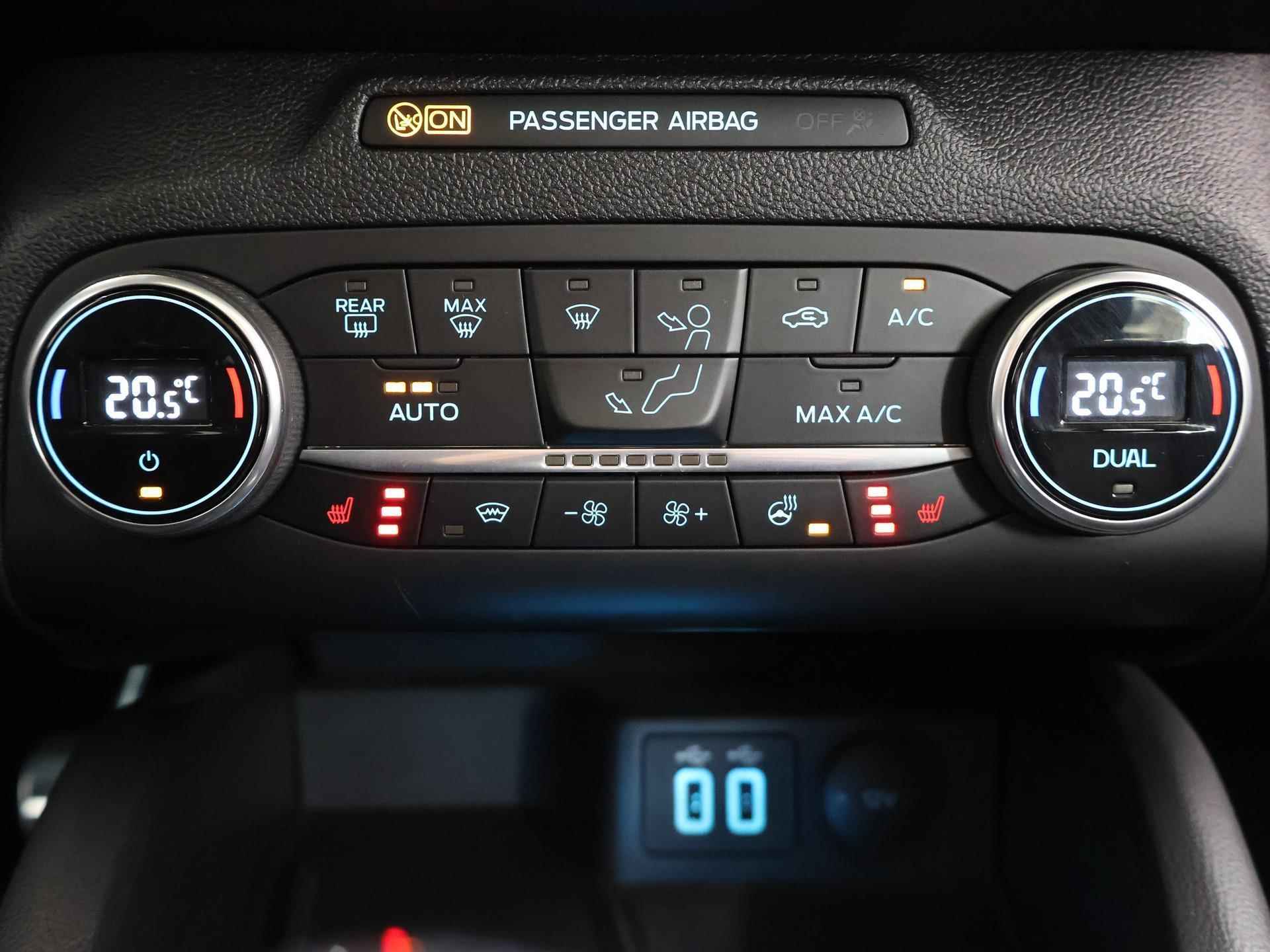 Ford Focus 1.0 EcoBoost Hybrid ST Line Business | Panoramadak | Winterpack | Parkeercamera | Navigatie | - 22/44