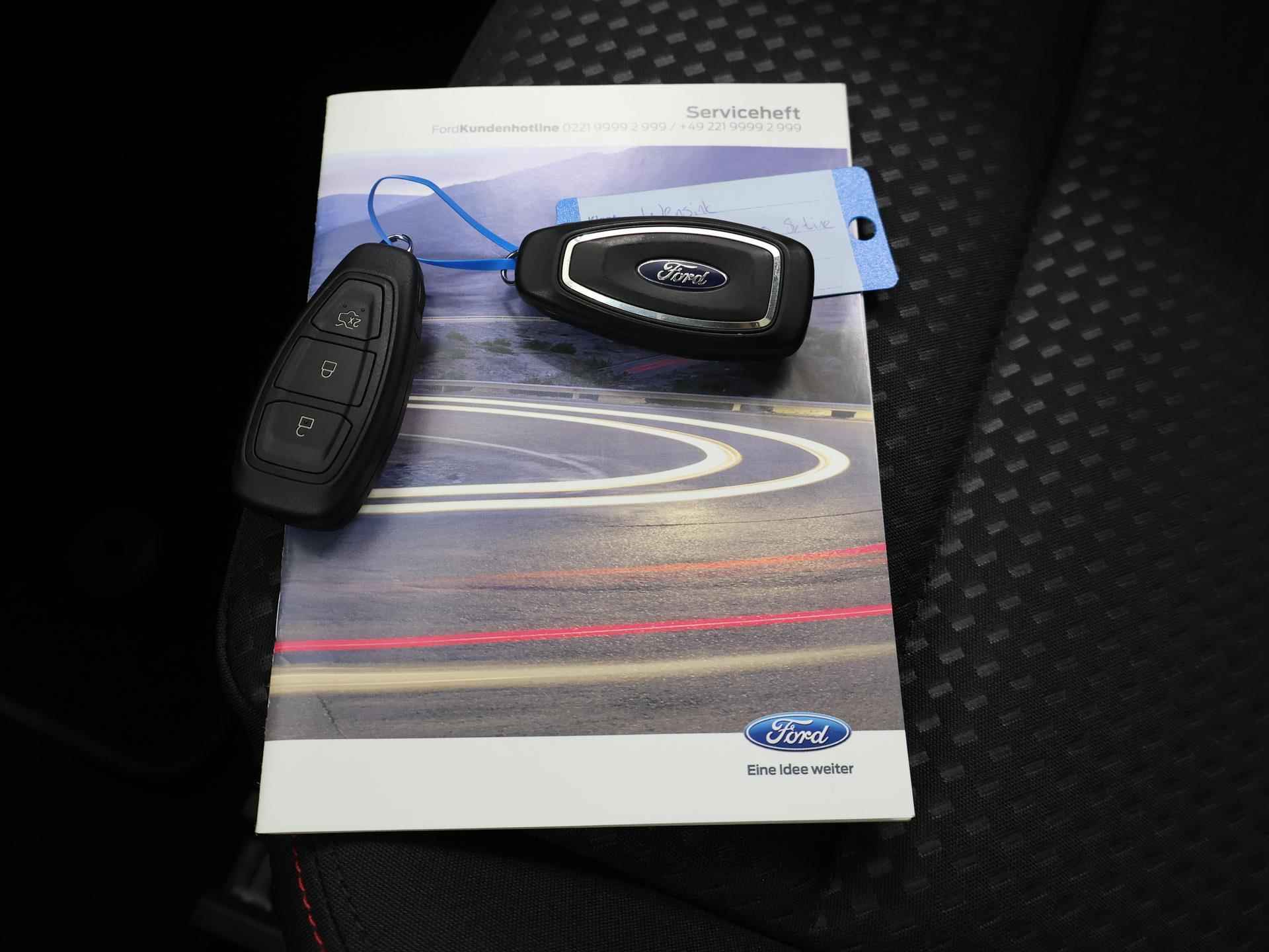 Ford Focus 1.0 EcoBoost Hybrid ST Line Business | Panoramadak | Winterpack | Parkeercamera | Navigatie | - 28/44