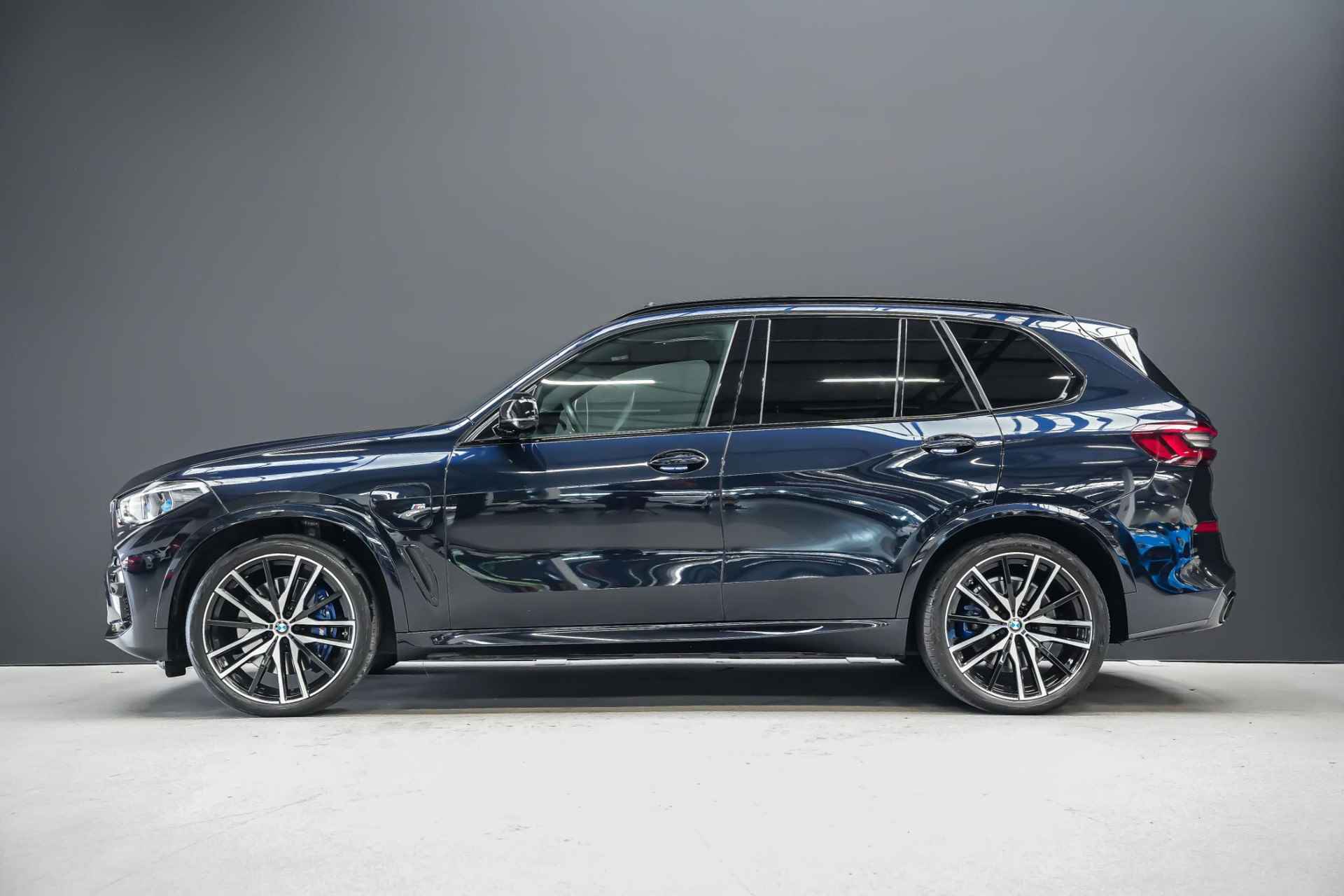 BMW X5 xDrive 45e High Executive |luchtvering|laser|memory|22 inch|HUD|360 camera|Harman Kardon|blind spot|Apple carplay|Android Auto|verwarmde en gekoelde bekerhouders| - 5/46