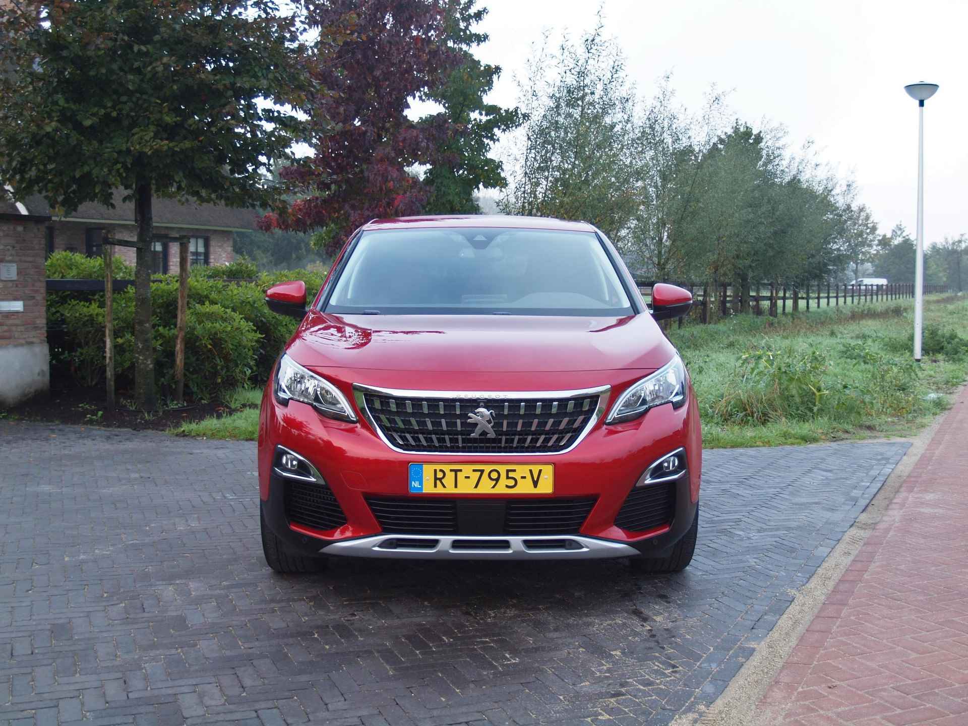 Peugeot 3008 1.2 PureTech Allure | Camera | Apple Carplay | Cruise Control | FOCAL | - 5/36