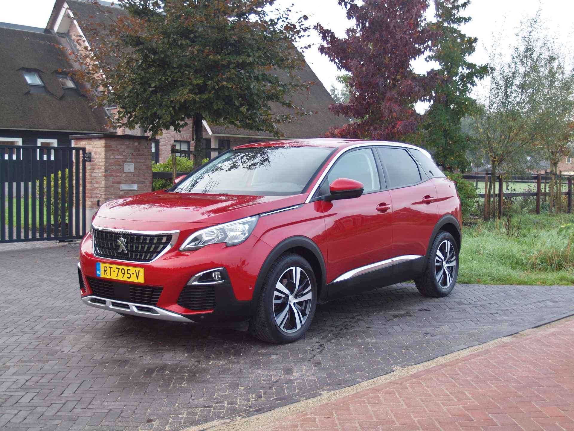 Peugeot 3008 1.2 PureTech Allure | Camera | Apple Carplay | Cruise Control | FOCAL | - 6/36