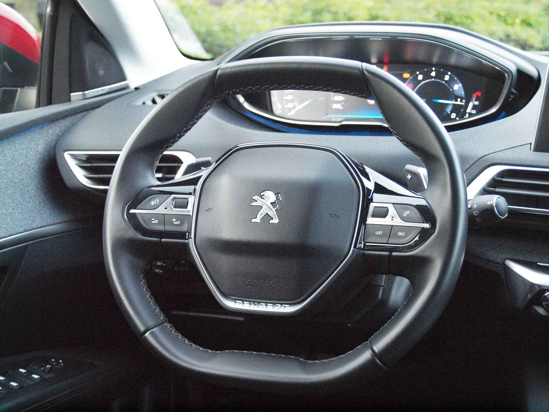 Peugeot 3008 1.2 PureTech Allure | Camera | Apple Carplay | Cruise Control | FOCAL | - 18/36