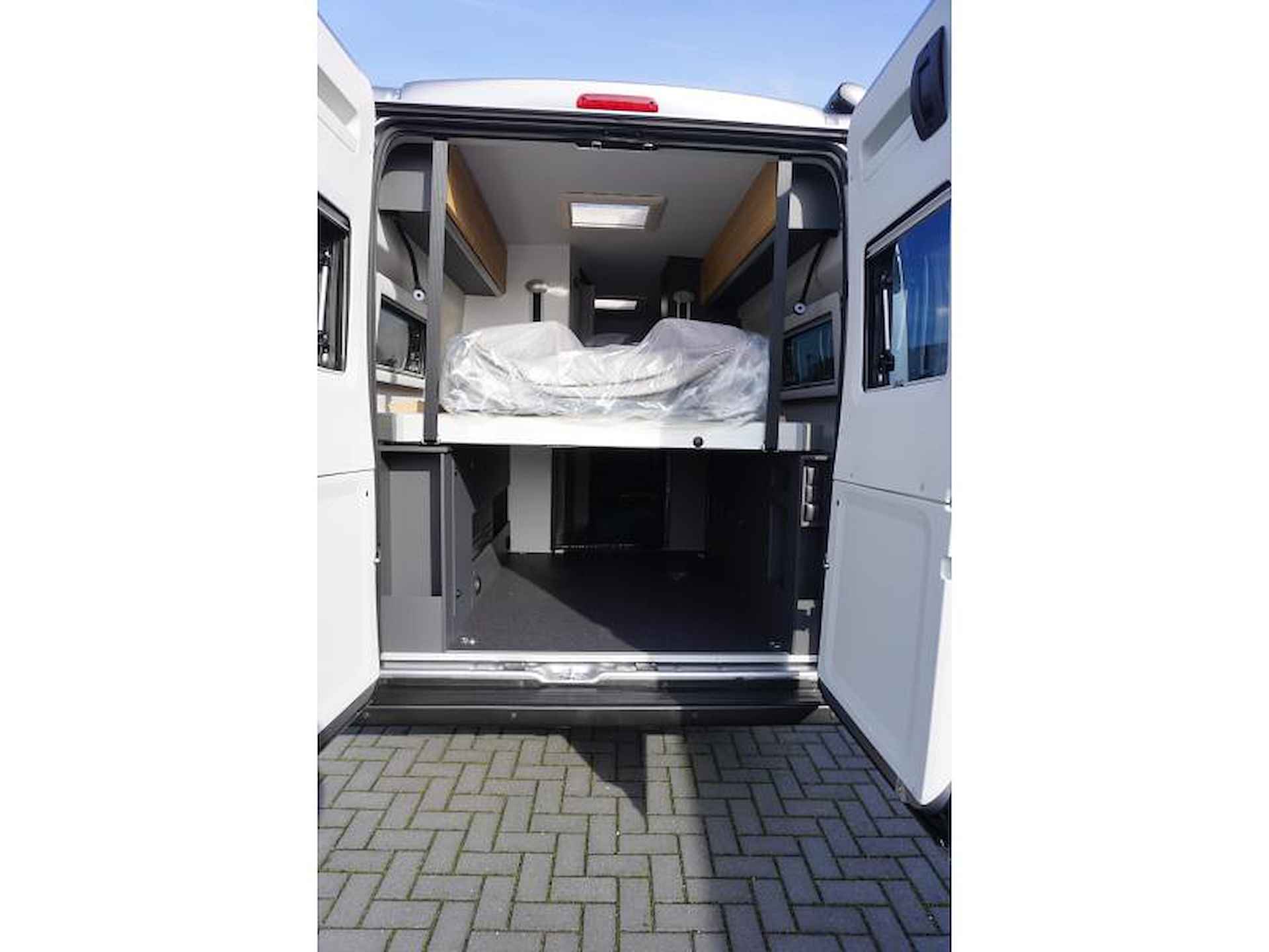 Adria Twin 640 SGX AUTOMAAT/2025 MODEL - 6/16