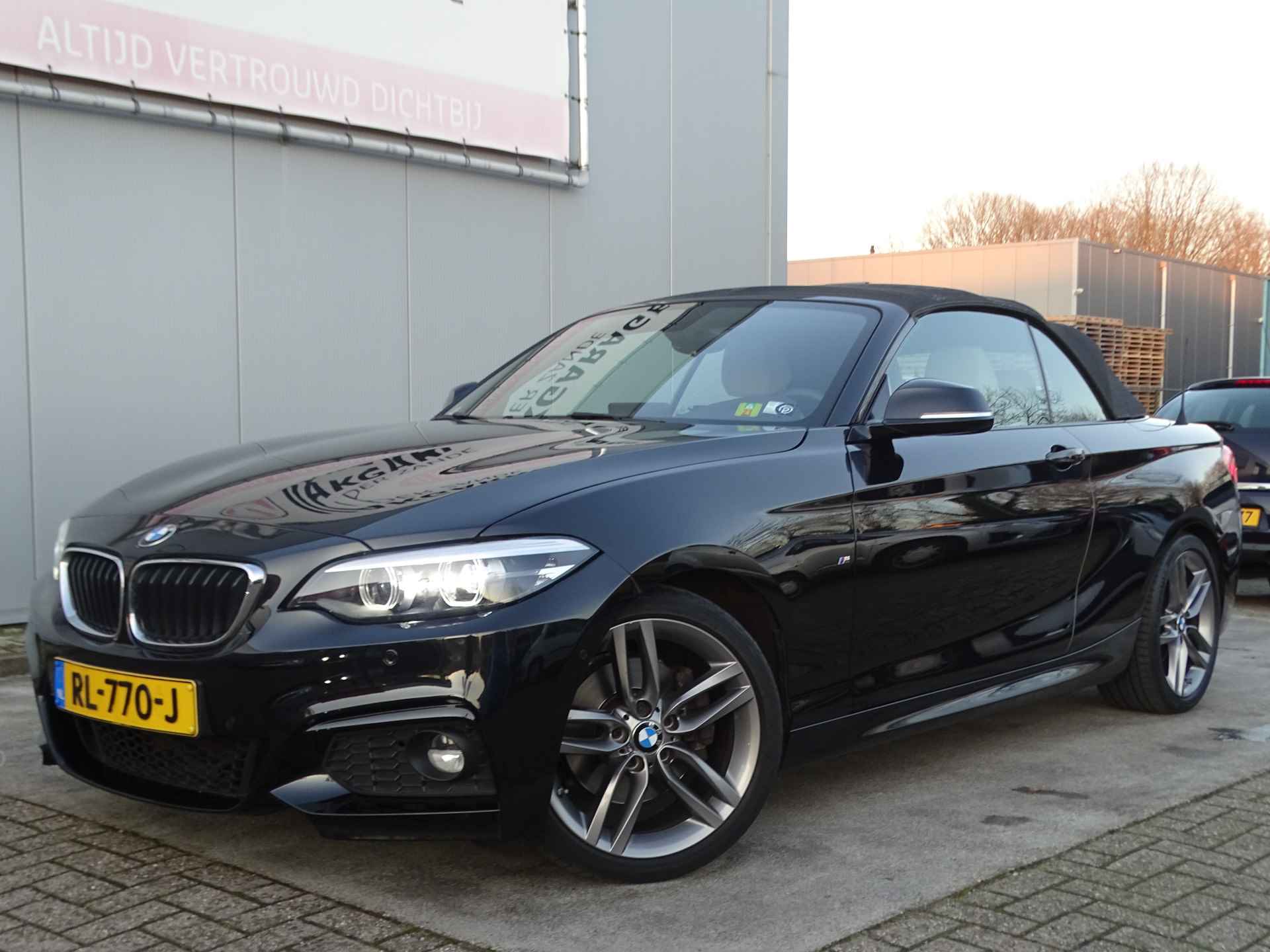 BMW 220i Cabrio AUT High Executive M PAKKET, Leder, NAVI, Camera, Compleet! - 3/70