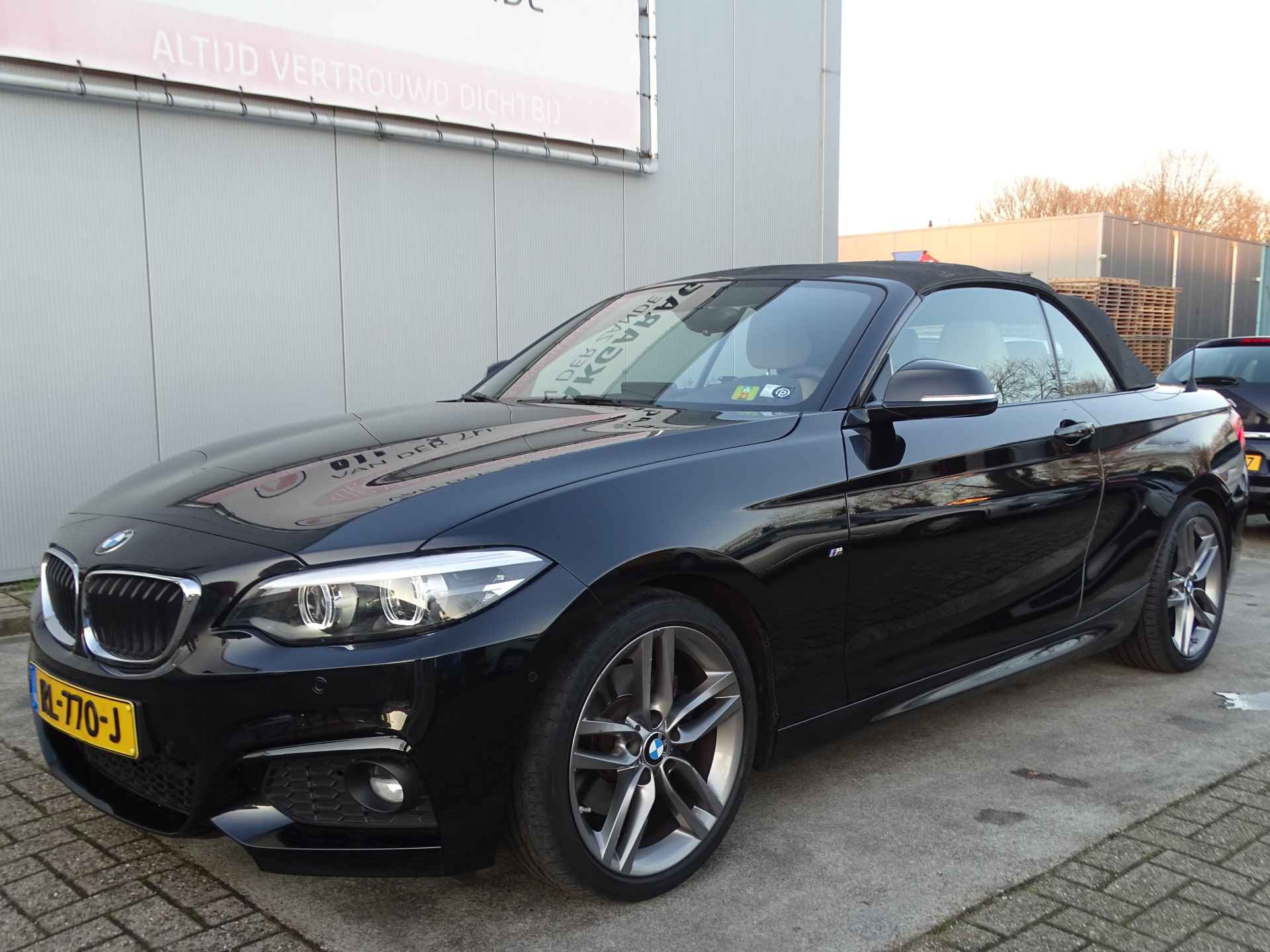 BMW 220i Cabrio AUT High Executive M PAKKET, Leder, NAVI, Camera, Compleet! - 4/70