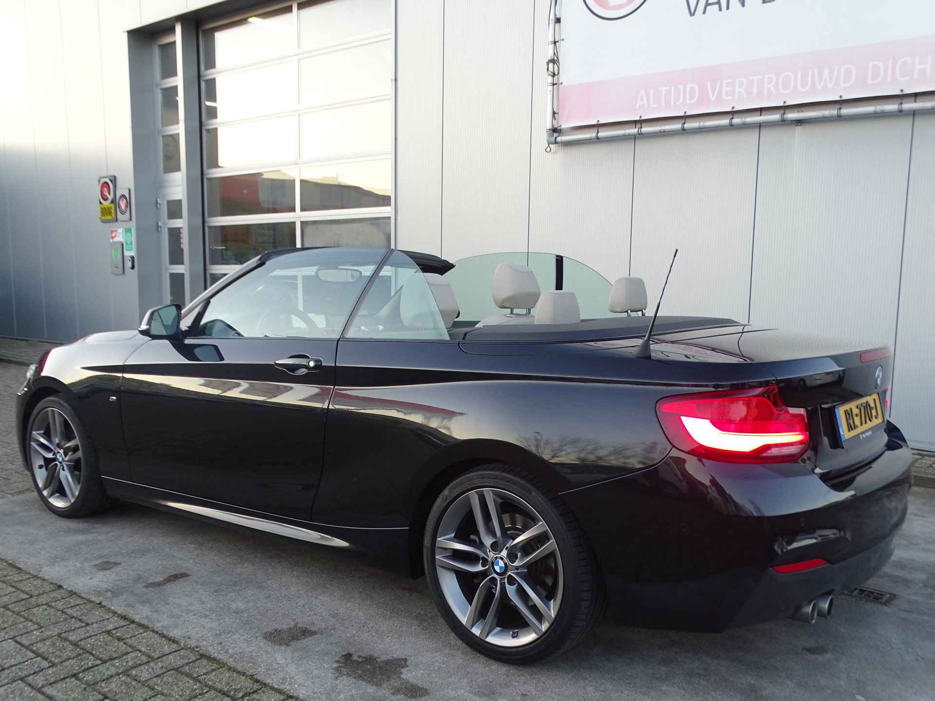 BMW 220i Cabrio AUT High Executive M PAKKET, Leder, NAVI, Camera, Compleet! - 7/70