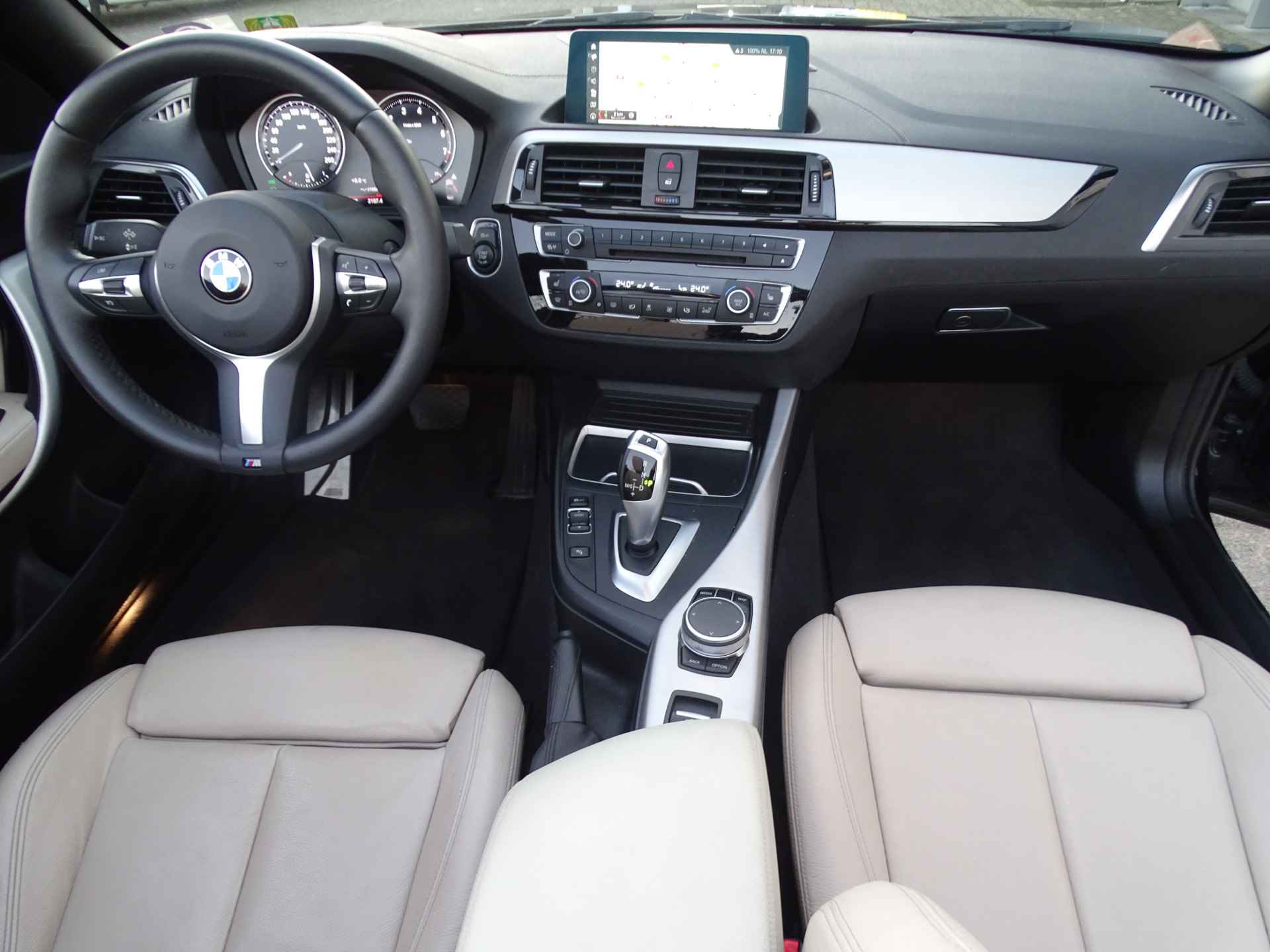 BMW 220i Cabrio AUT High Executive M PAKKET, Leder, NAVI, Camera, Compleet! - 12/70