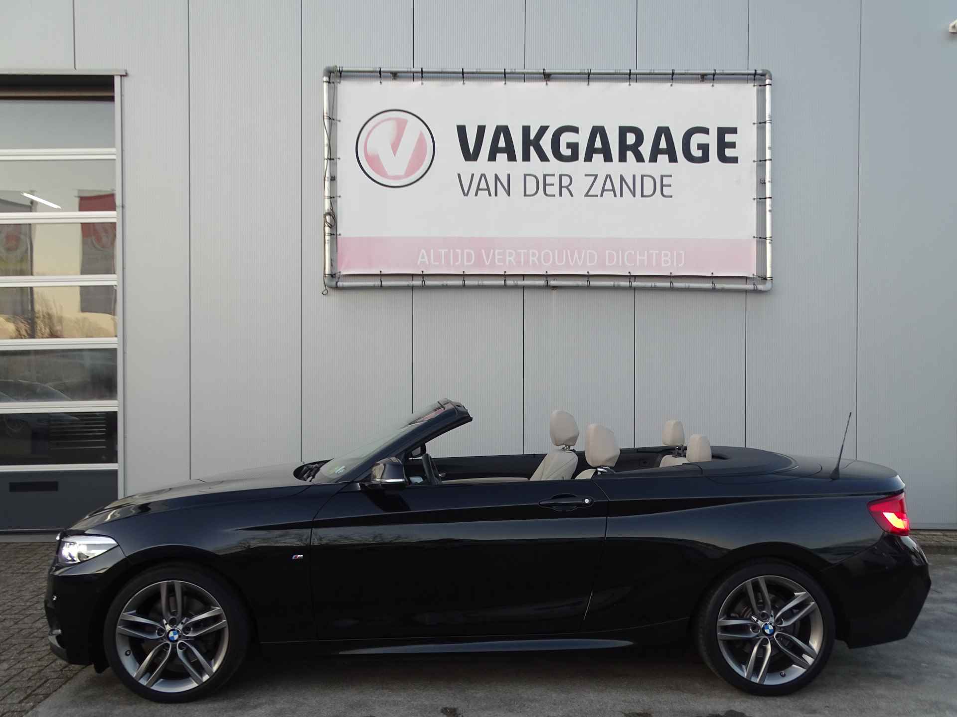 BMW 220i Cabrio AUT High Executive M PAKKET, Leder, NAVI, Camera, Compleet! - 23/70