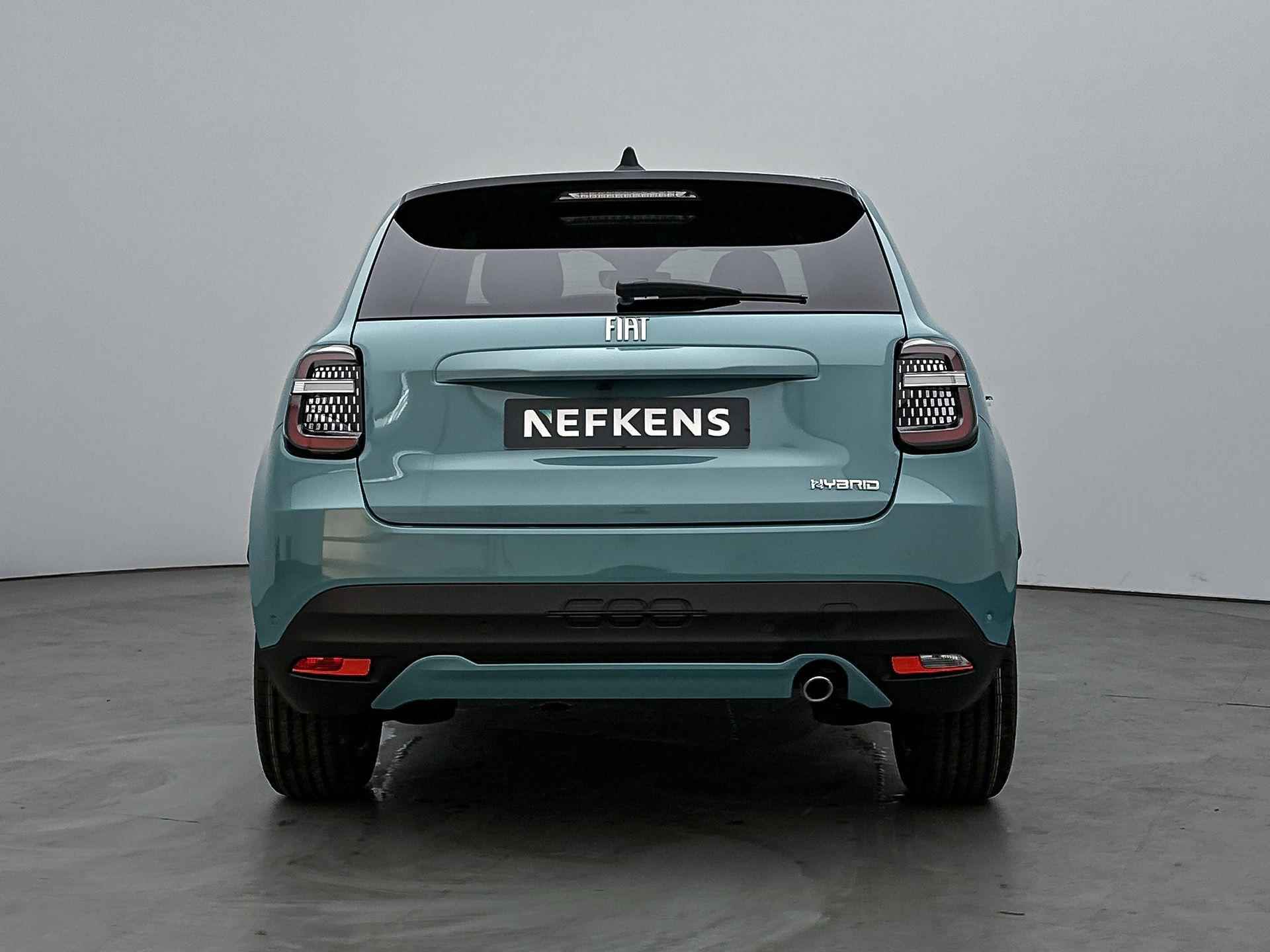 Fiat 600 SUV La Prima Hybrid 100 pk Automaat | Navigatie | Achteruitrijcamera | Kunstlederen Bekleding | Voorstoelen Verwarmd | Keyless Entry/Start | Elektrische Achterklep met Sensor | Dodehoek Detectie | Adaptieve Cruise Control | 18" Lichtmetalen Velgen | Apple Carplay/Android Auto | - 7/34