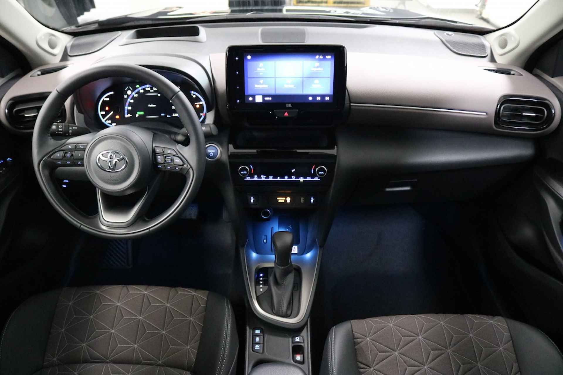 Toyota Yaris Cross 1.5 Hybrid Executive | Panoramadak | SNEL LEVERBAAR - 7/40