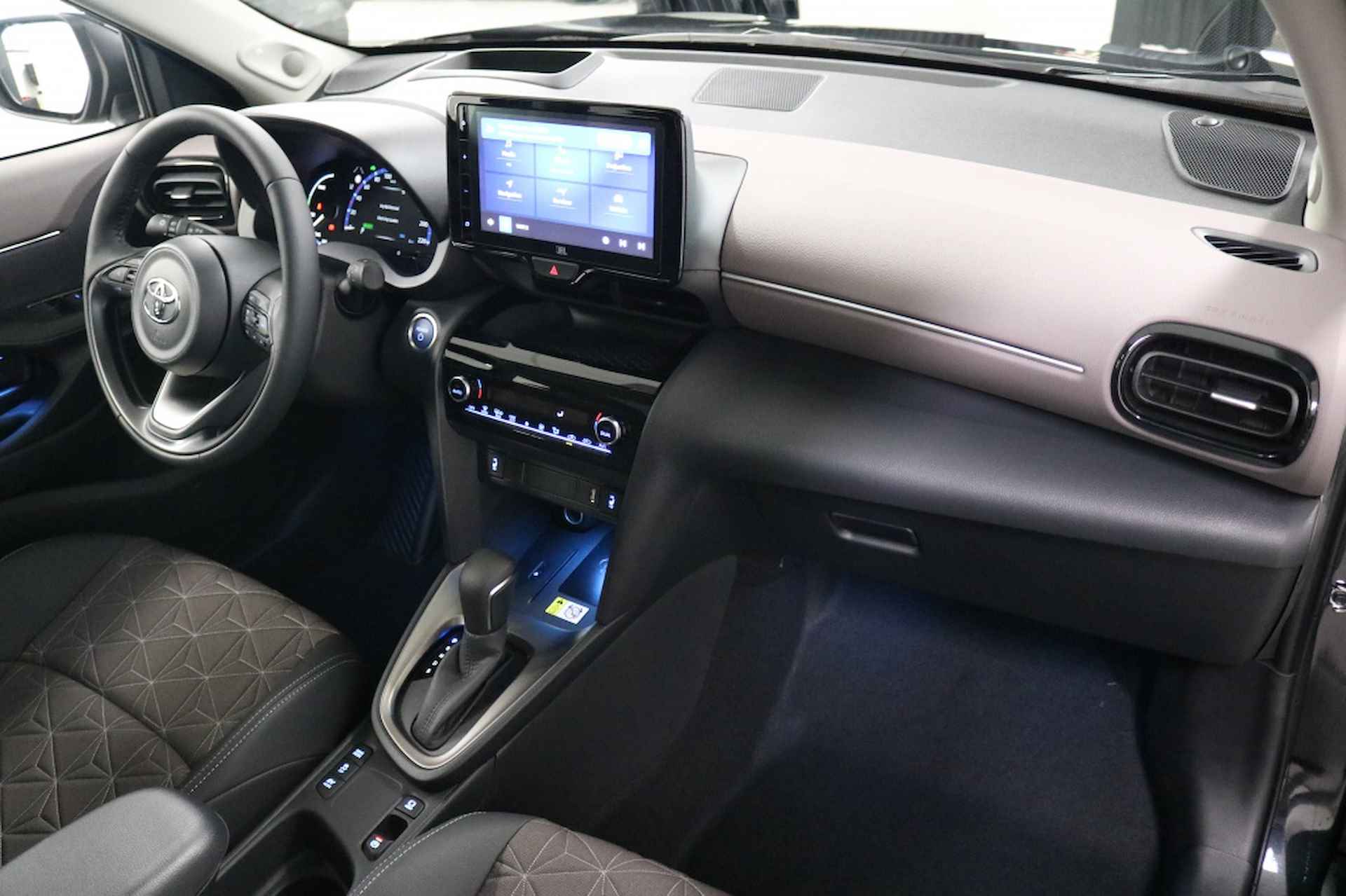 Toyota Yaris Cross 1.5 Hybrid Executive | Panoramadak | SNEL LEVERBAAR - 8/40