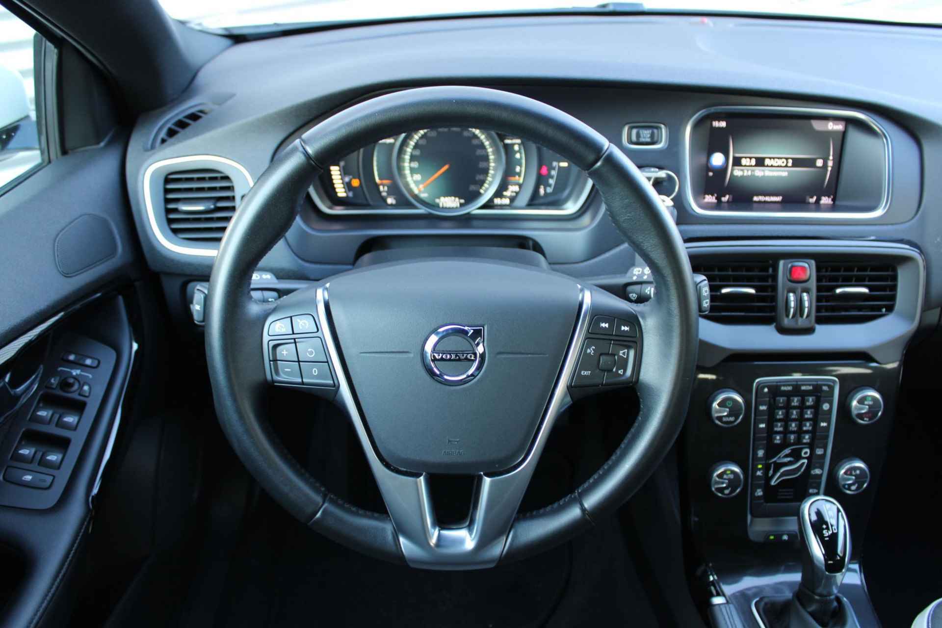 Volvo V40 T3 AUT6 152PK Dynamic Edition, Cruise Control, Verwarmbare Voorstoelen, High Performance Audio, Regensensor, Parkeersensoren Achter, Bluetooth Media & Telefonie, Full Map Navigatie, City Safety - 9/27