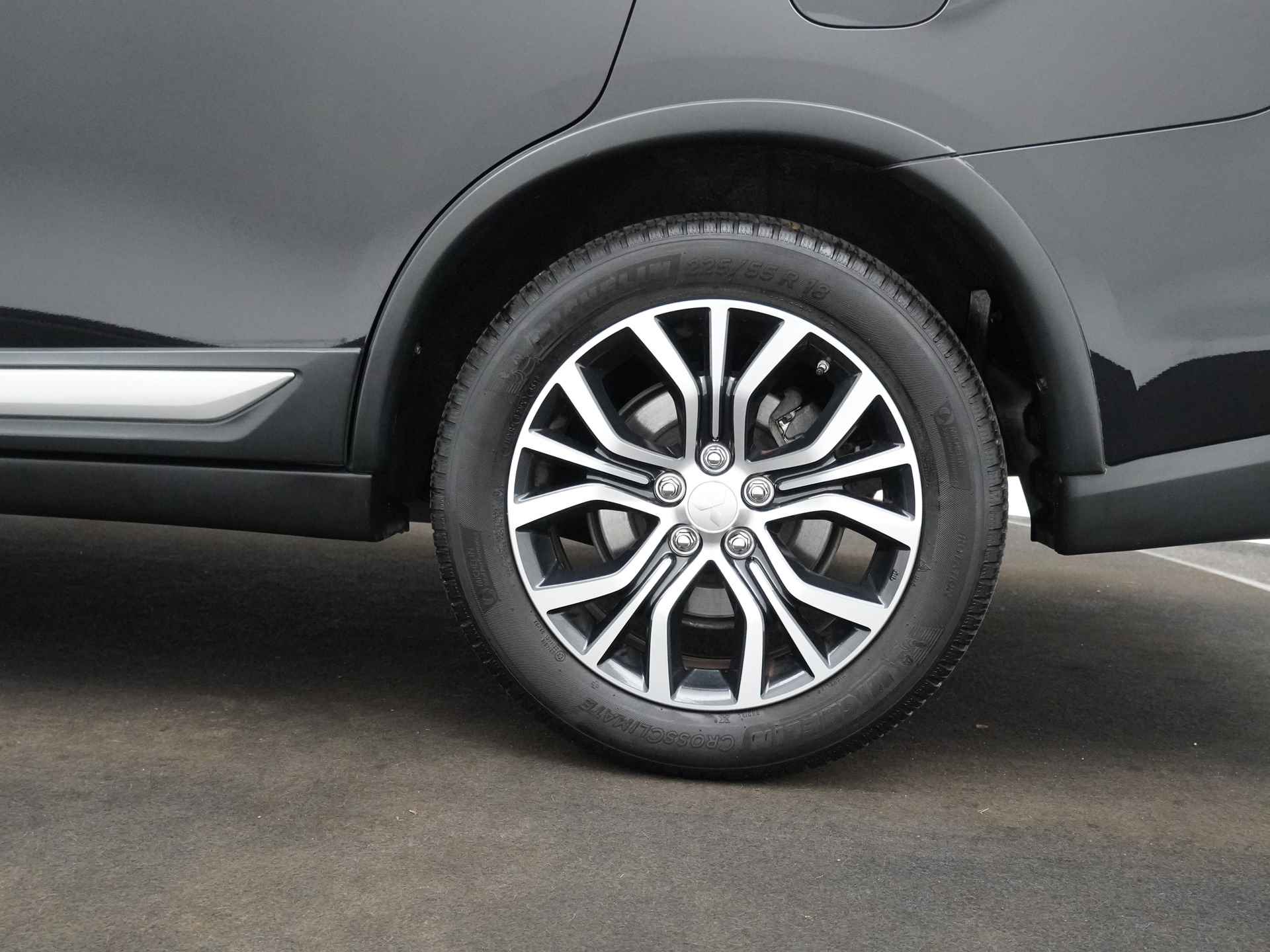 Mitsubishi Outlander 2.0 Instyle+ 4WD - Schuifkanteldak - Lederen bekleding - Voorraam verwarming - Apple CarPlay / Android Auto - Elektrische achterklep - 12 Maanden bovag garantie - 17/48