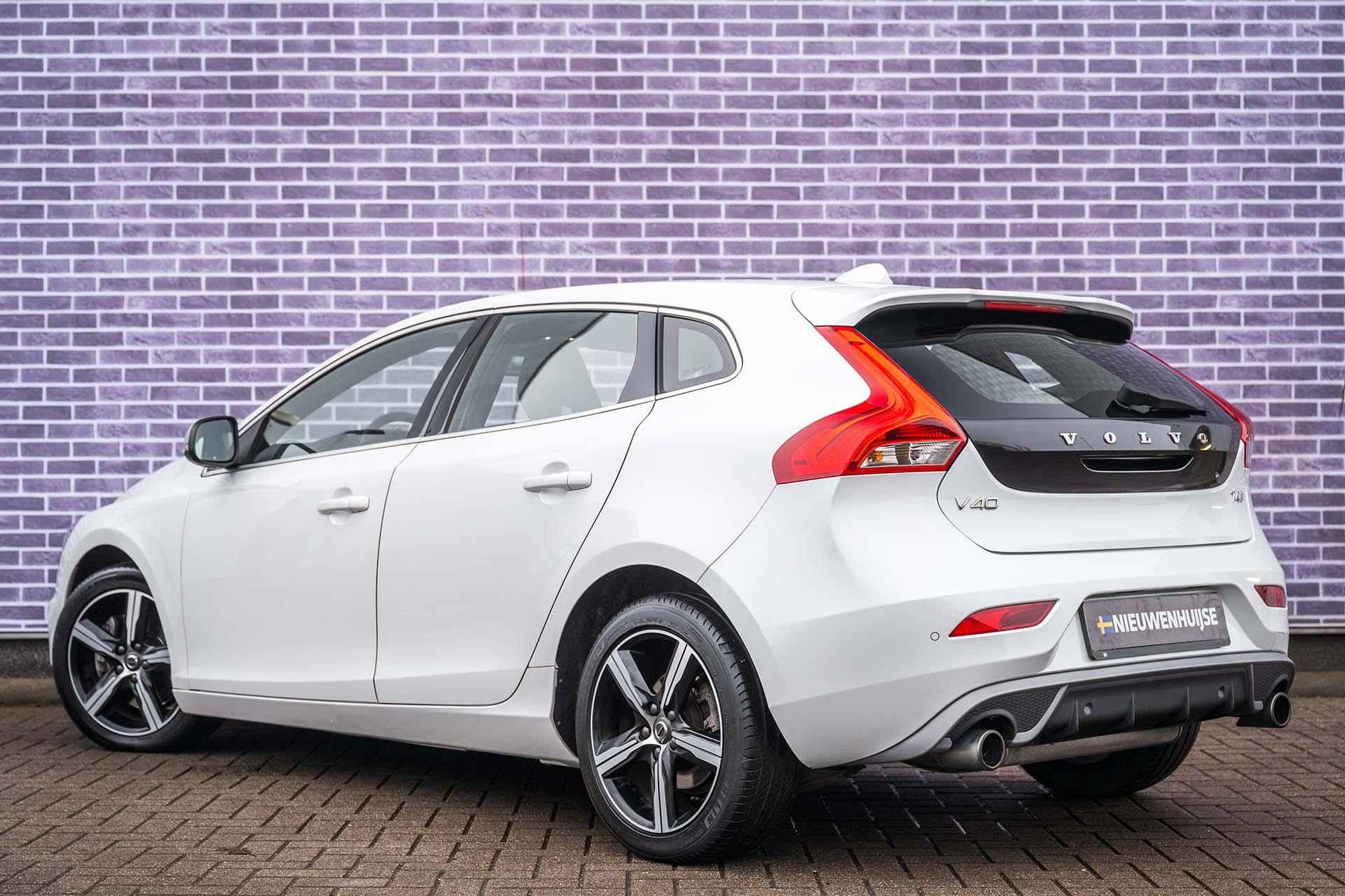 Volvo V40 T4 Automaat 190pk Business Sport / R-Design | Stoelverwarming | Navigatie | High Performance audio | Parkeersensoren - 5/38