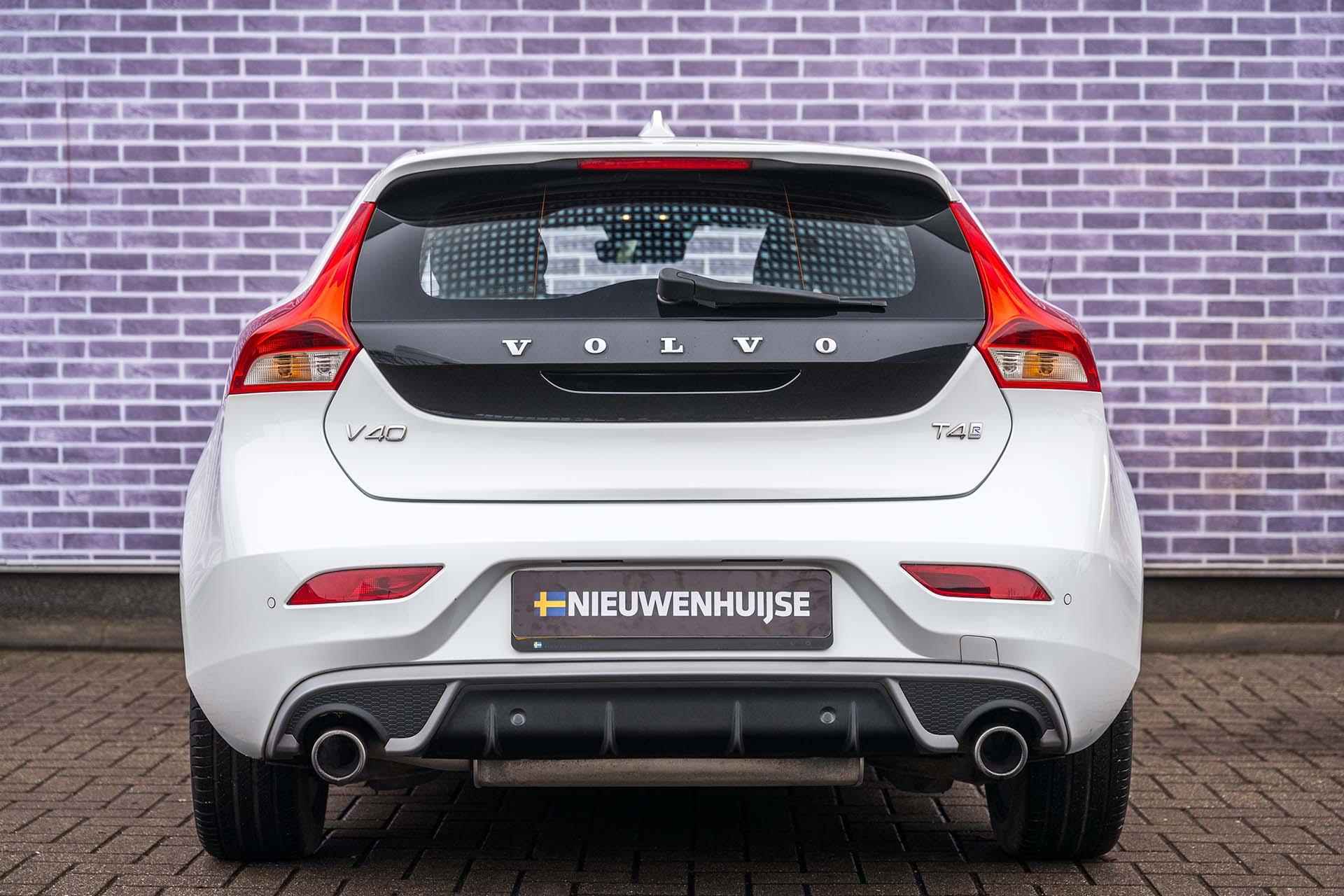 Volvo V40 T4 Automaat 190pk Business Sport / R-Design | Stoelverwarming | Navigatie | High Performance audio | Parkeersensoren - 7/38