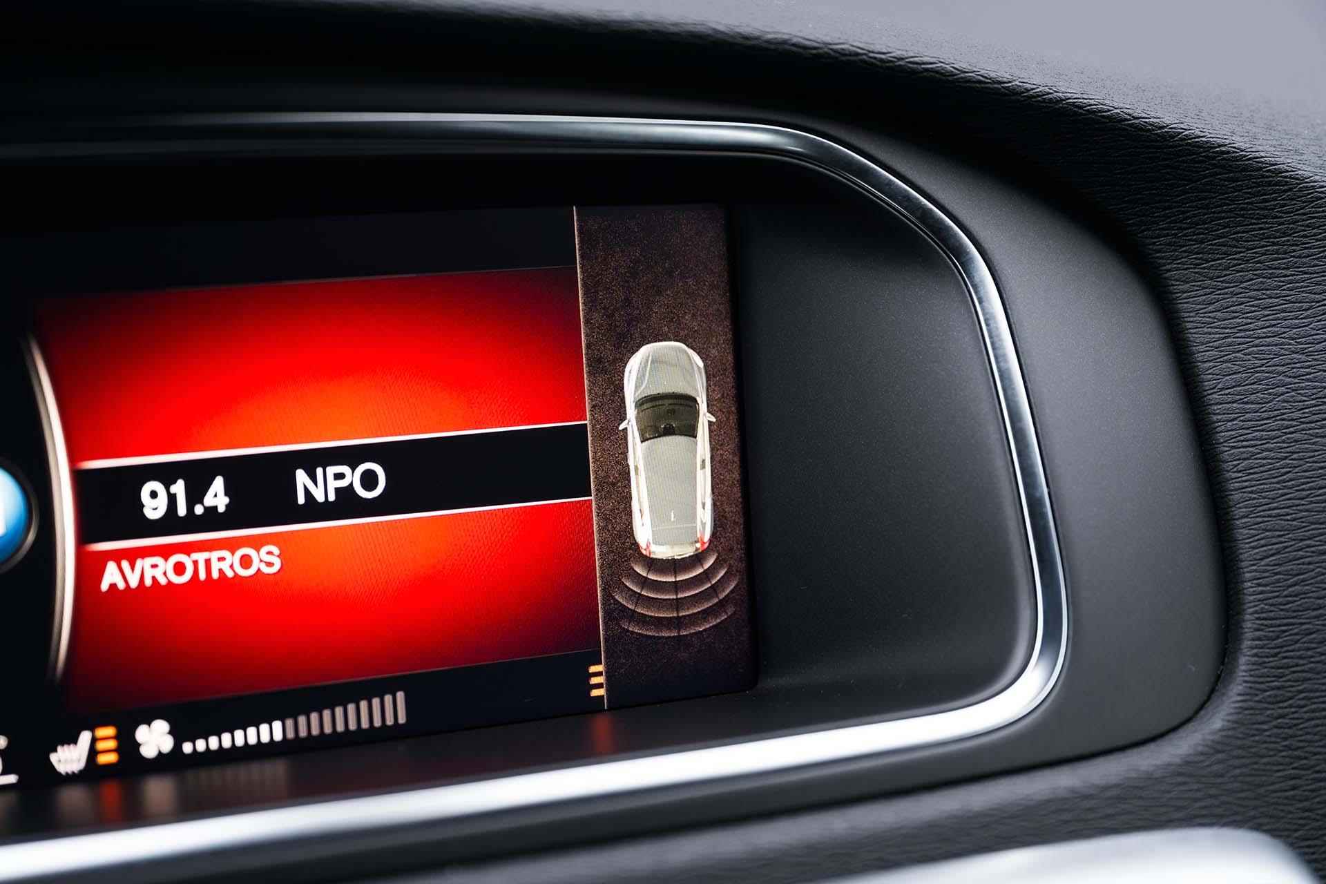 Volvo V40 T4 Automaat 190pk Business Sport / R-Design | Stoelverwarming | Navigatie | High Performance audio | Parkeersensoren - 29/38