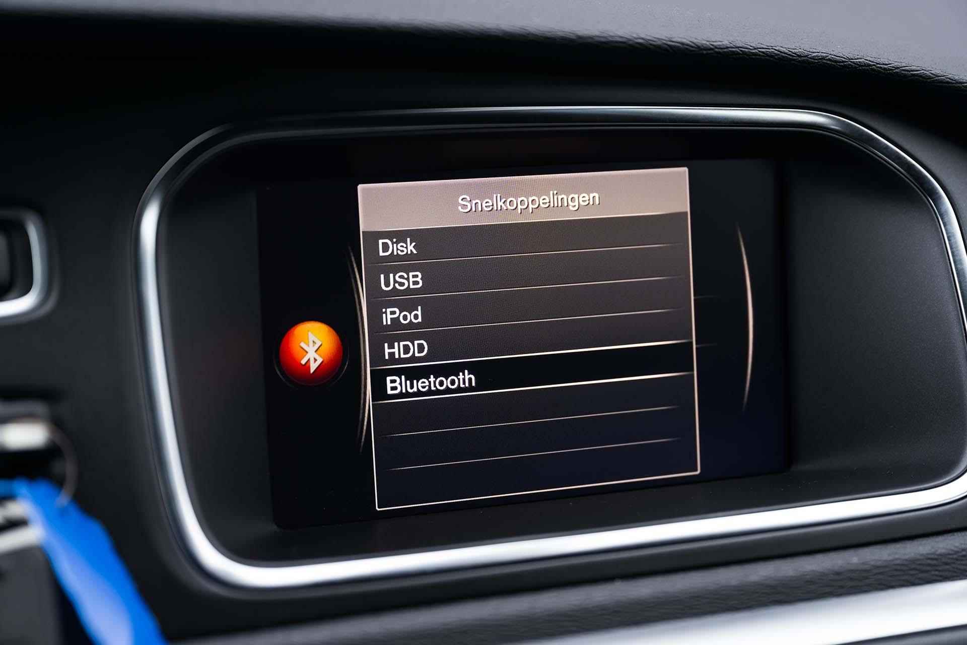 Volvo V40 T4 Automaat 190pk Business Sport / R-Design | Stoelverwarming | Navigatie | High Performance audio | Parkeersensoren - 30/38