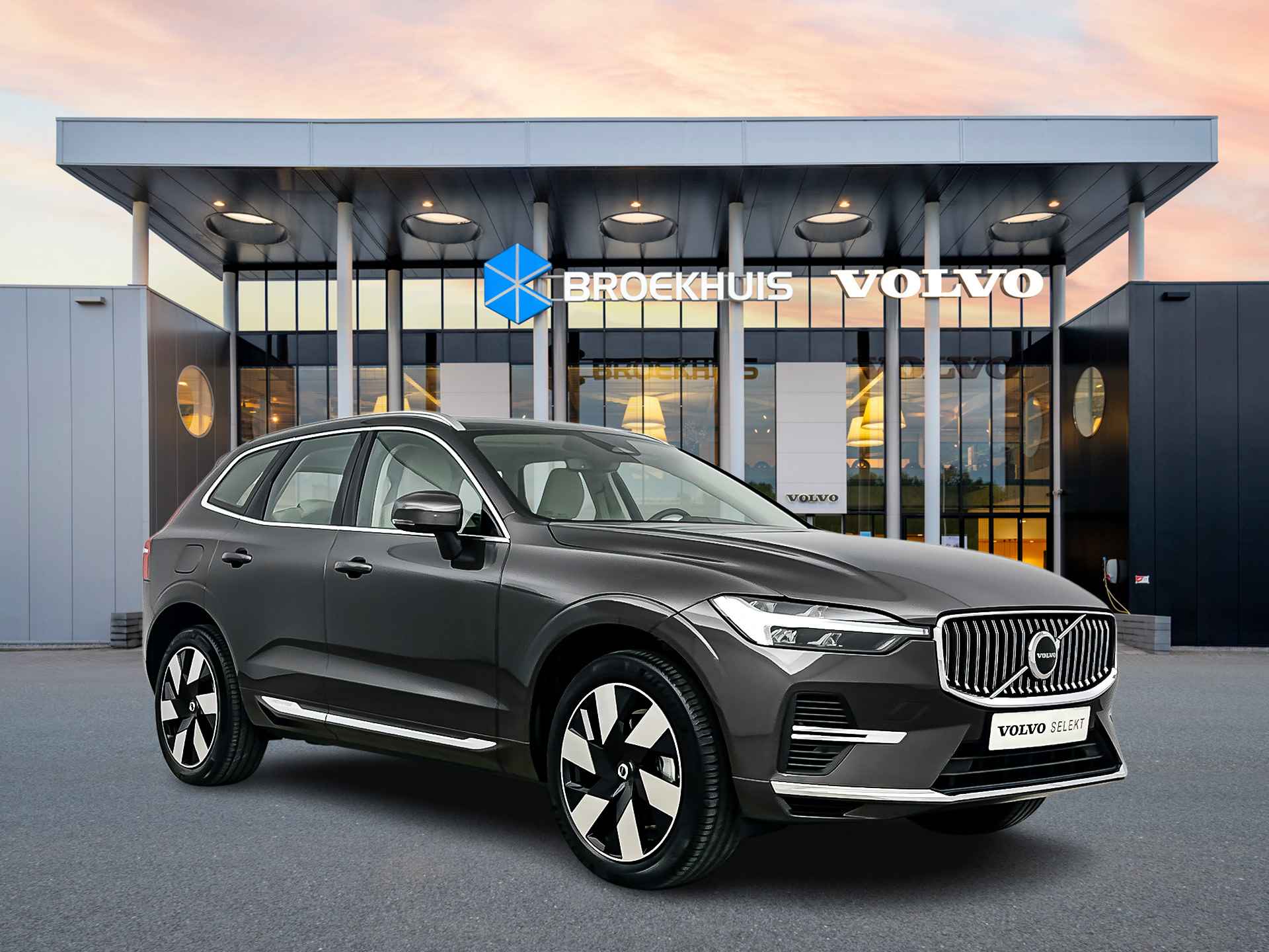 Volvo XC60 Recharge T6 AWD Plus Bright | 20" | Panoramadak | Elektrisch verst. stoelen | Adaptieve cruise control | BLIS | Stoel- stuur- ac - 3/35