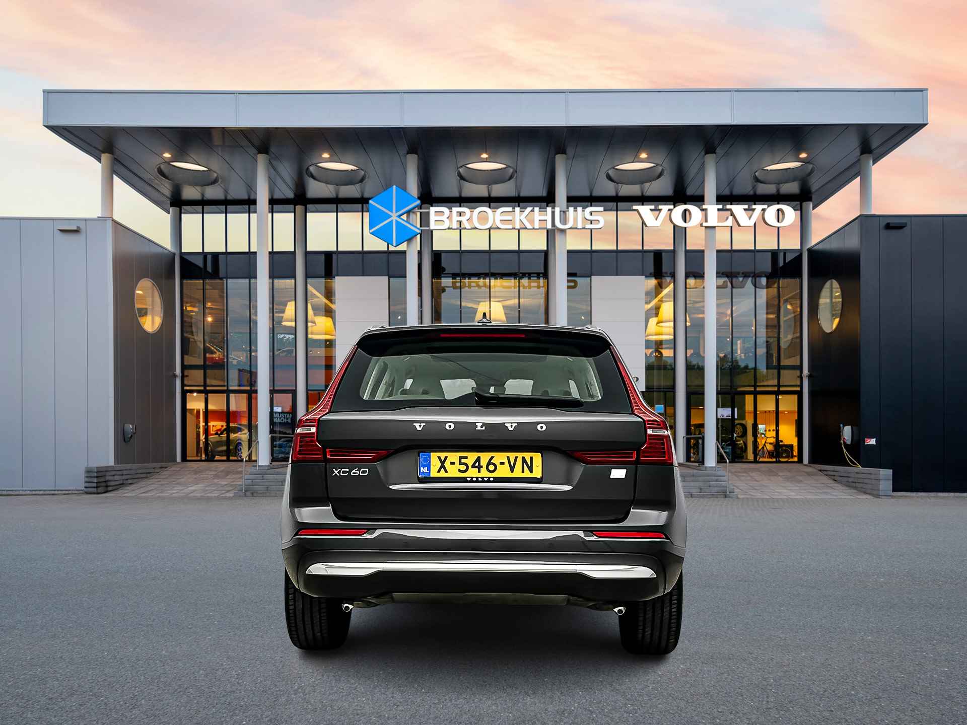 Volvo XC60 Recharge T6 AWD Plus Bright | 20" | Panoramadak | Elektrisch verst. stoelen | Adaptieve cruise control | BLIS | Stoel- stuur- ac - 7/35