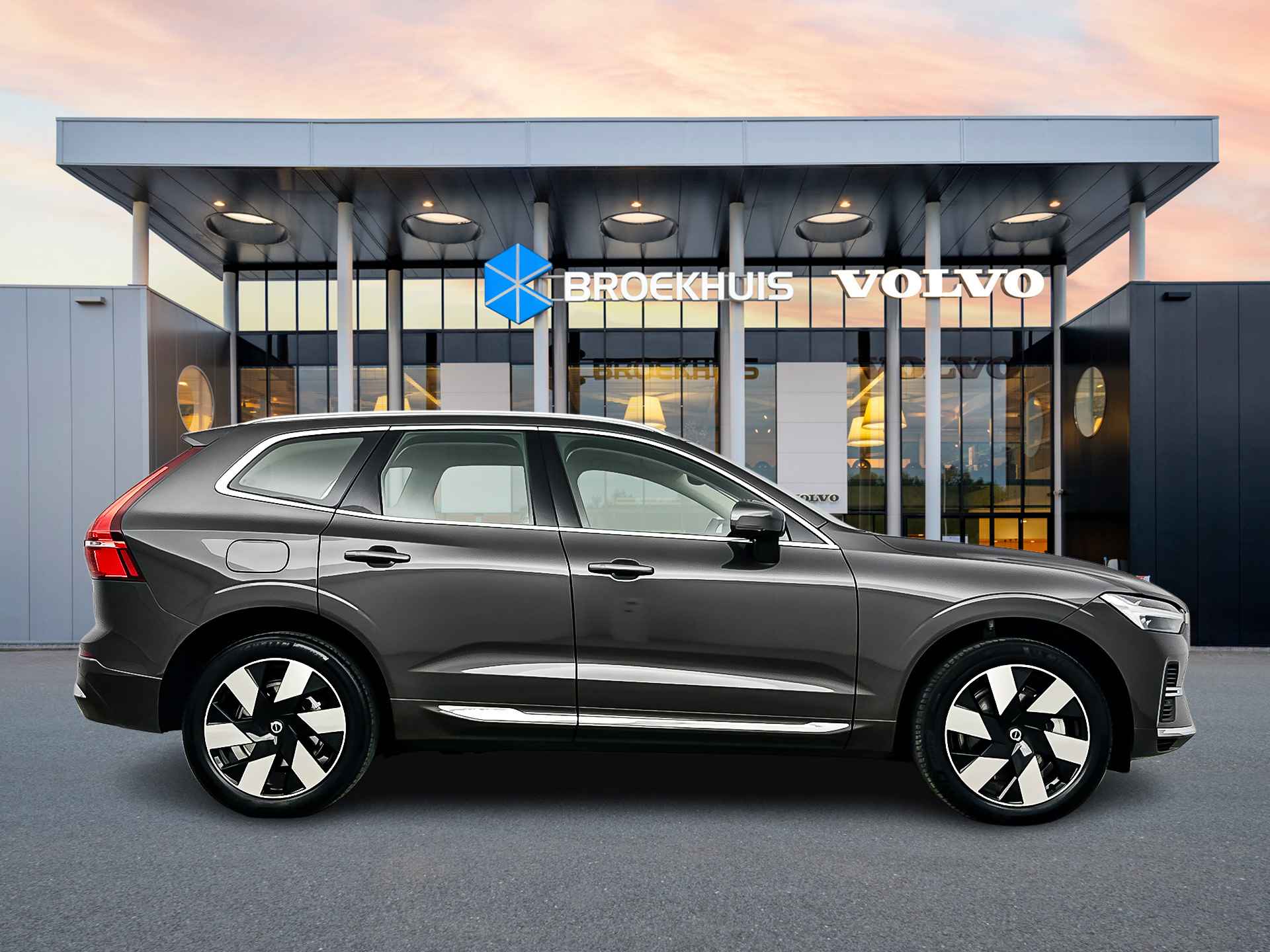 Volvo XC60 Recharge T6 AWD Plus Bright | 20" | Panoramadak | Elektrisch verst. stoelen | Adaptieve cruise control | BLIS | Stoel- stuur- ac - 8/35