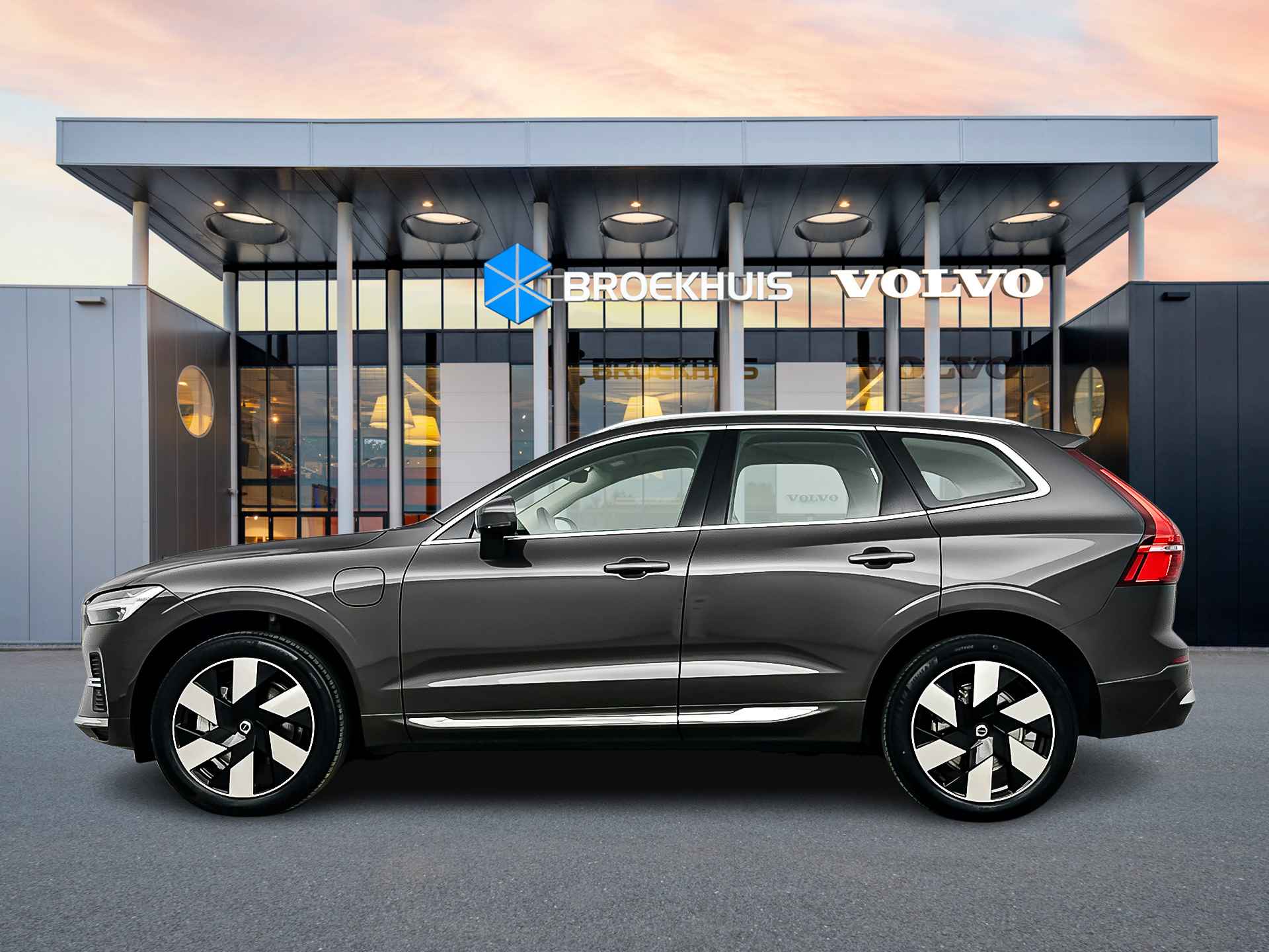 Volvo XC60 Recharge T6 AWD Plus Bright | 20" | Panoramadak | Elektrisch verst. stoelen | Adaptieve cruise control | BLIS | Stoel- stuur- ac - 9/35