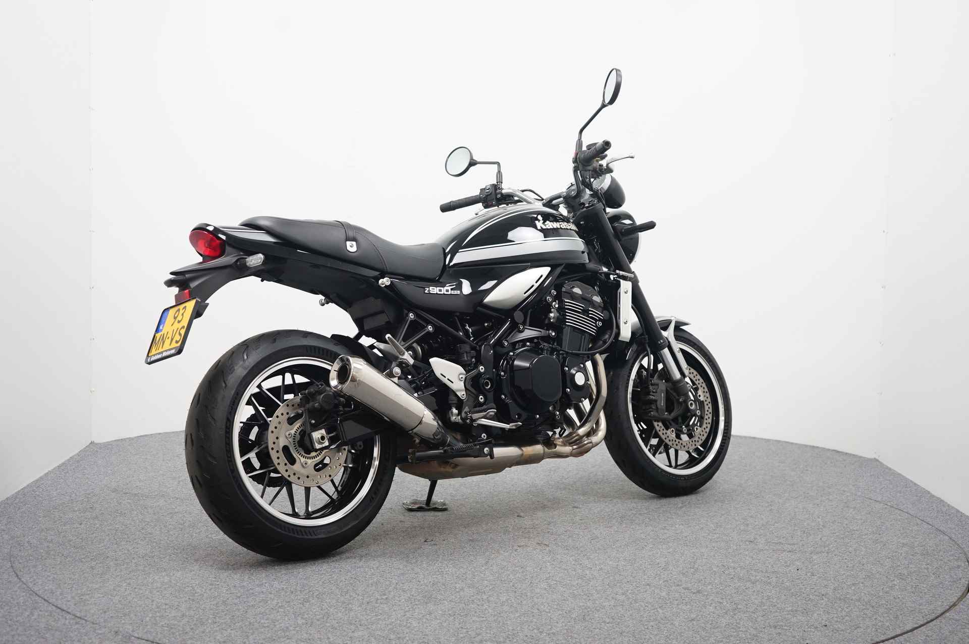 Kawasaki Z 900 RS - 8/17