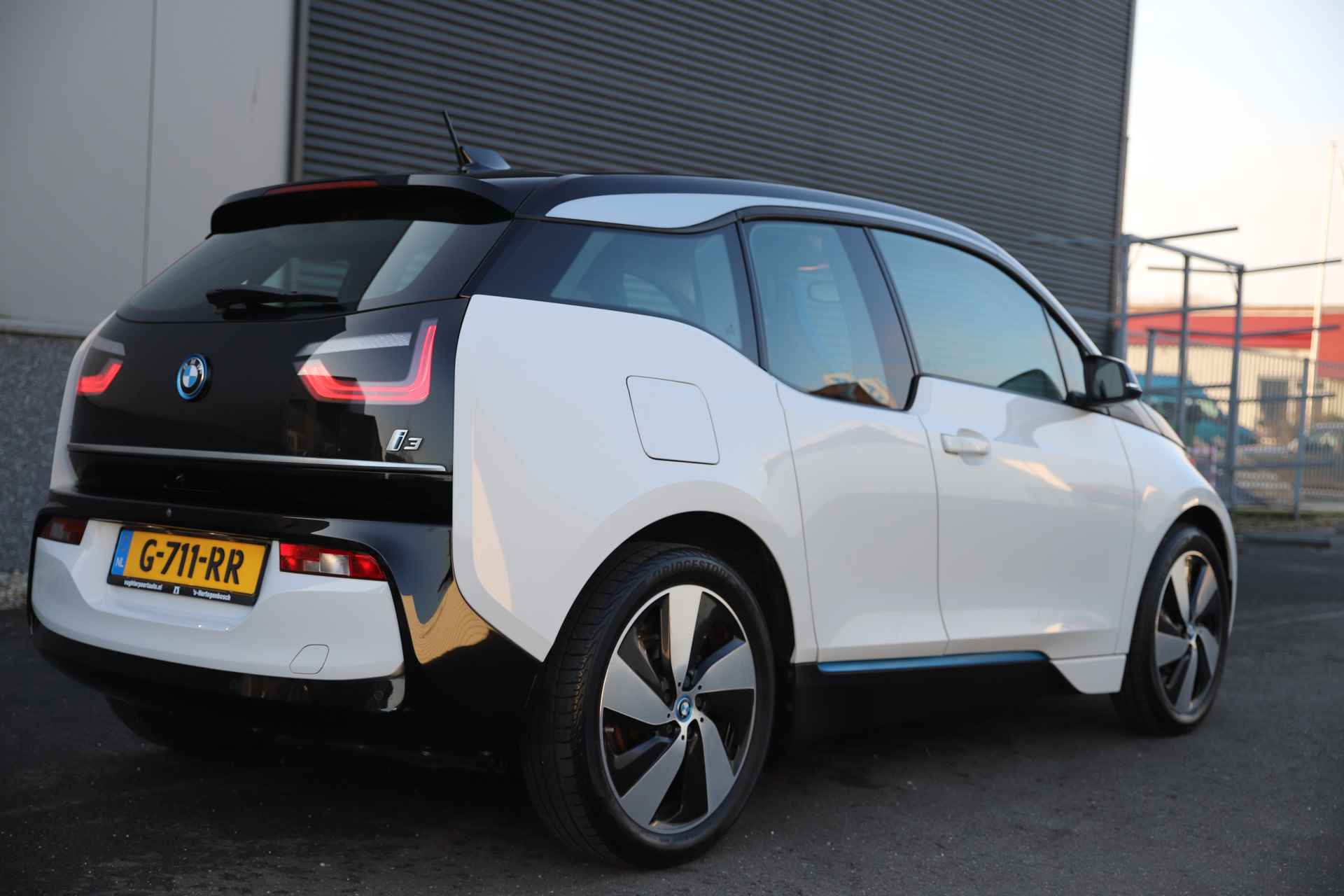 BMW i3 120Ah 42 kWh /Adaptive cruise/ W-pomp/Camera/3-fase - 8/35