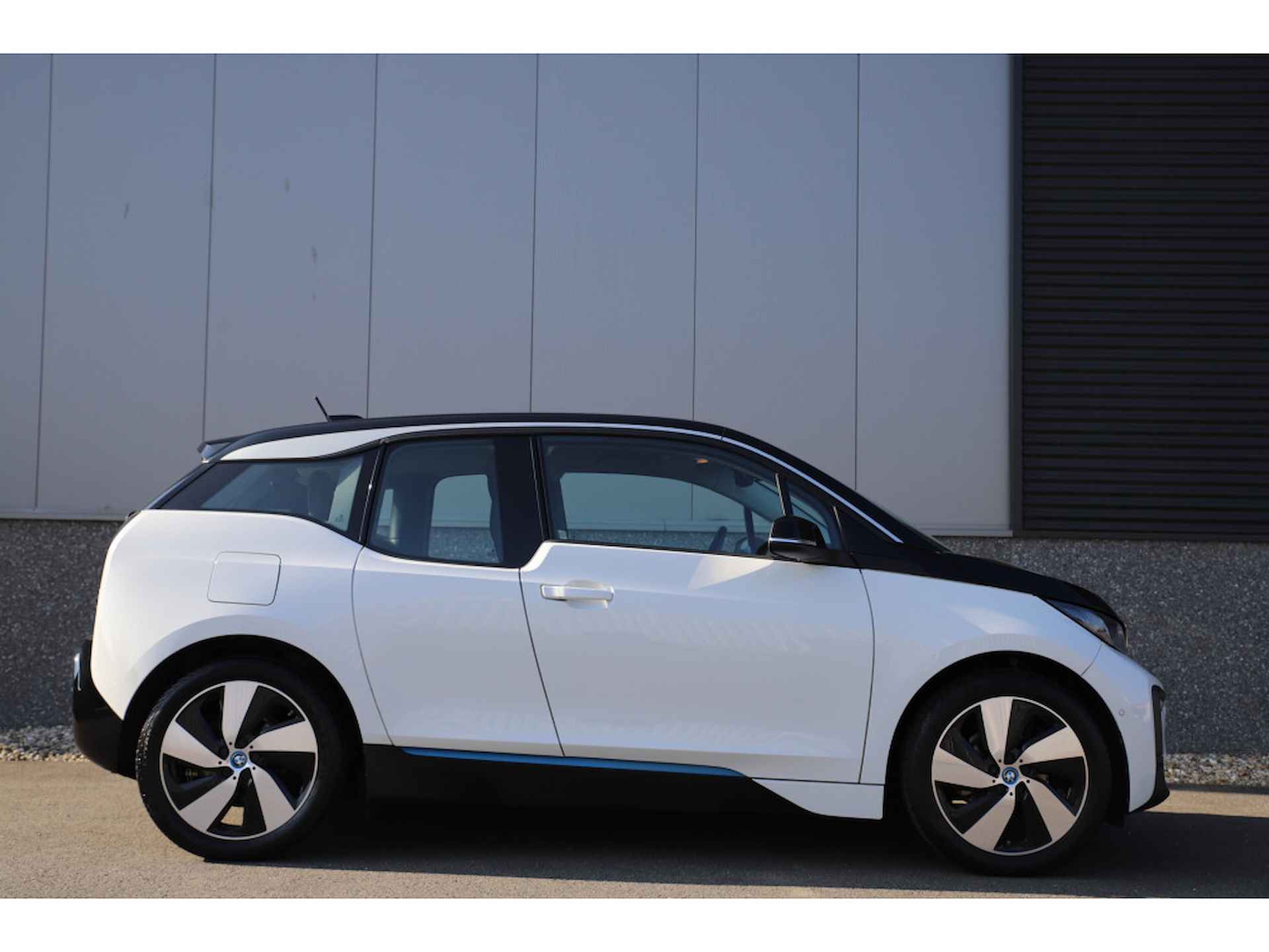 BMW i3 120Ah 42 kWh /Adaptive cruise/ W-pomp/Camera/3-fase - 17/35