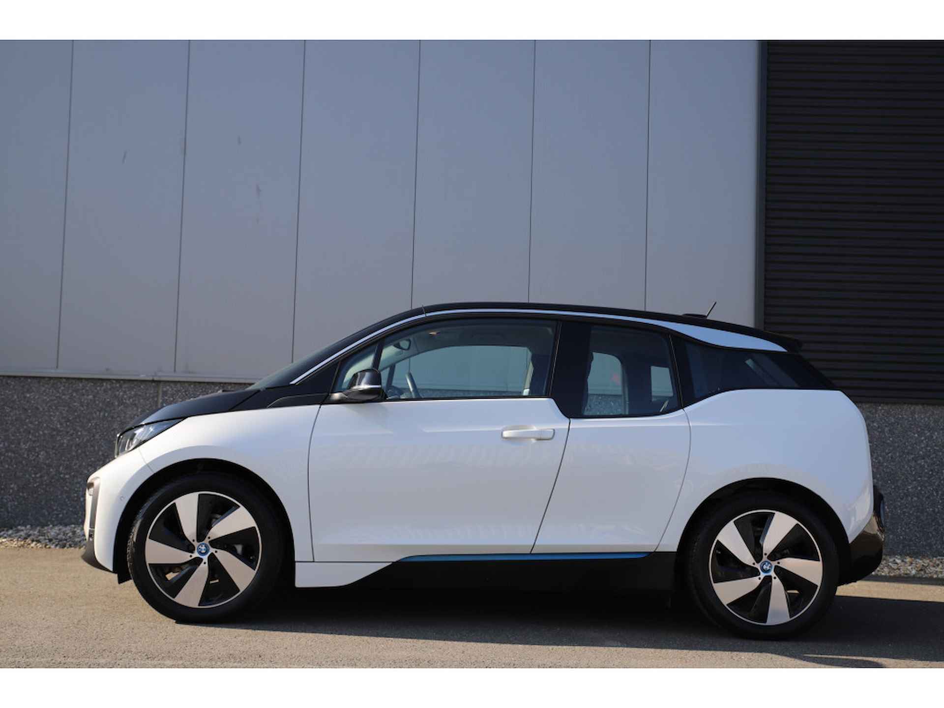 BMW i3 120Ah 42 kWh /Adaptive cruise/ W-pomp/Camera/3-fase - 26/35