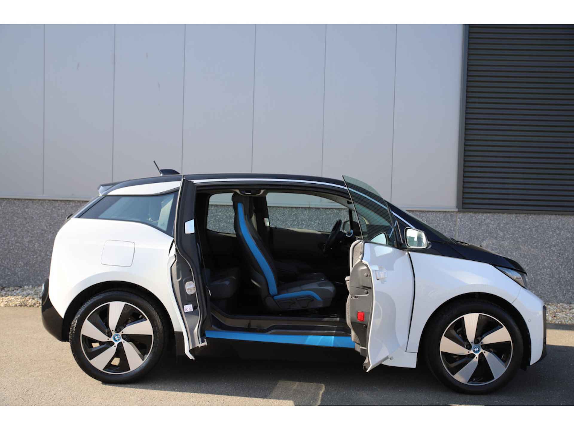 BMW i3 120Ah 42 kWh /Adaptive cruise/ W-pomp/Camera/3-fase - 35/35