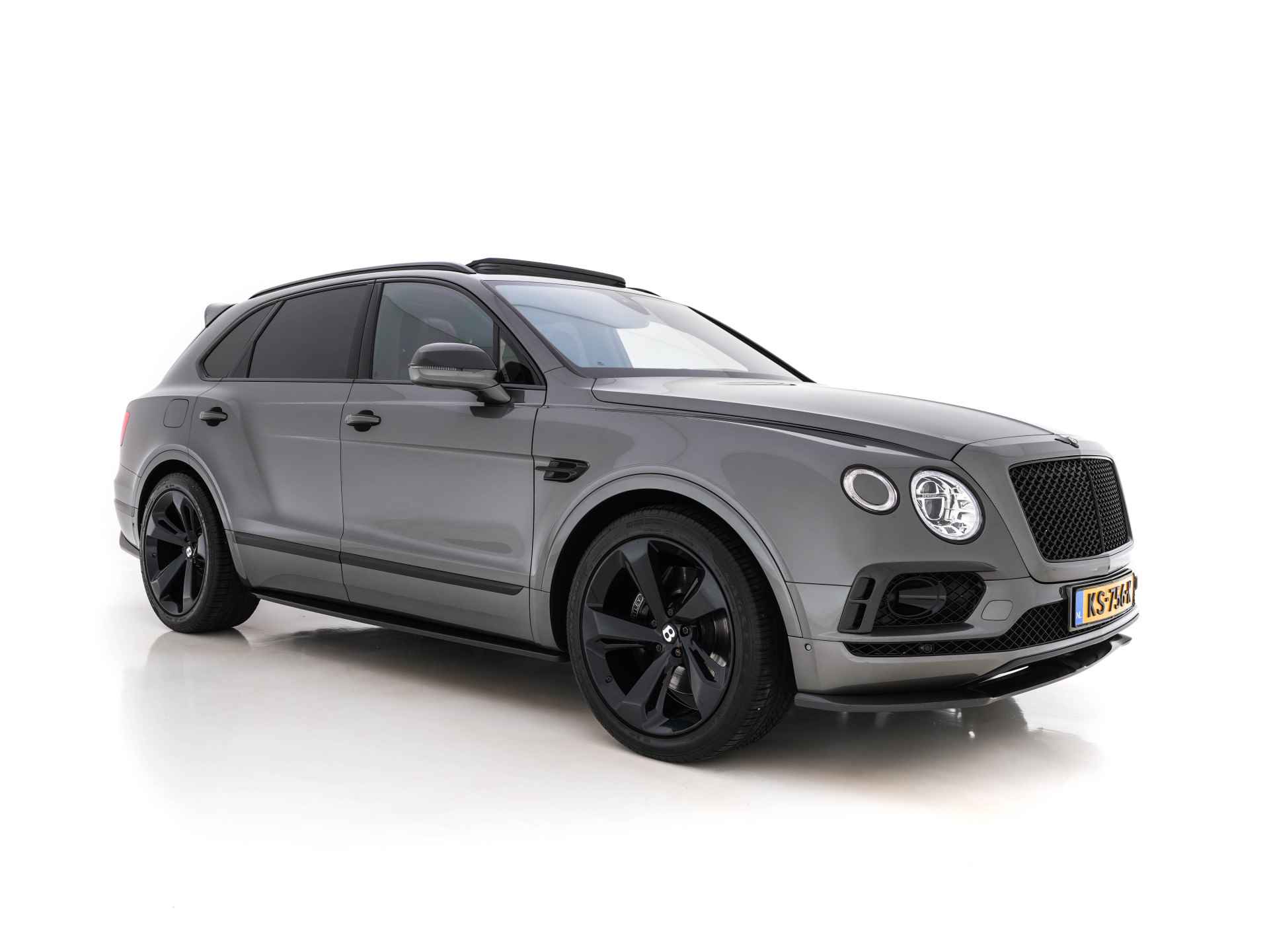 Bentley Bentayga 6.0 W12 Aut. *PANO | NAPPA-FULL-LEATHER | NIGHT-VISION | HEAD-UP | SOFT-CLOSE | FULL-LED | MEMORY-PACK | SURROUND-VIEW | ADAPTIVE-CRUISE | KEYLESS | DAB+ | AIR-SUSPENSION | BLIND-SPOT | NAVI-FULLMAP - 1/43