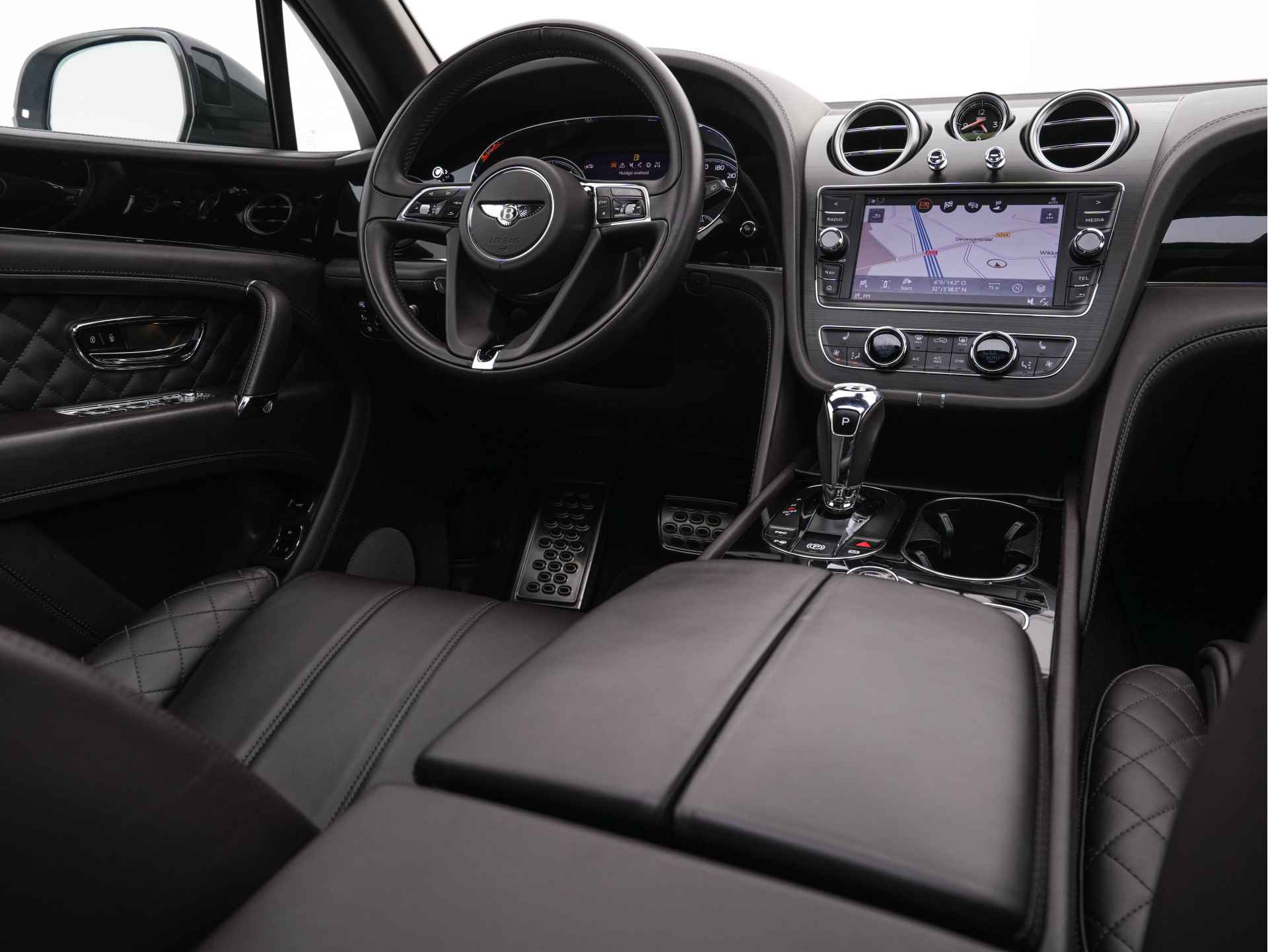 Bentley Bentayga 6.0 W12 Aut. *PANO | NAPPA-FULL-LEATHER | NIGHT-VISION | HEAD-UP | SOFT-CLOSE | FULL-LED | MEMORY-PACK | SURROUND-VIEW | ADAPTIVE-CRUISE | KEYLESS | DAB+ | AIR-SUSPENSION | BLIND-SPOT | NAVI-FULLMAP - 7/43