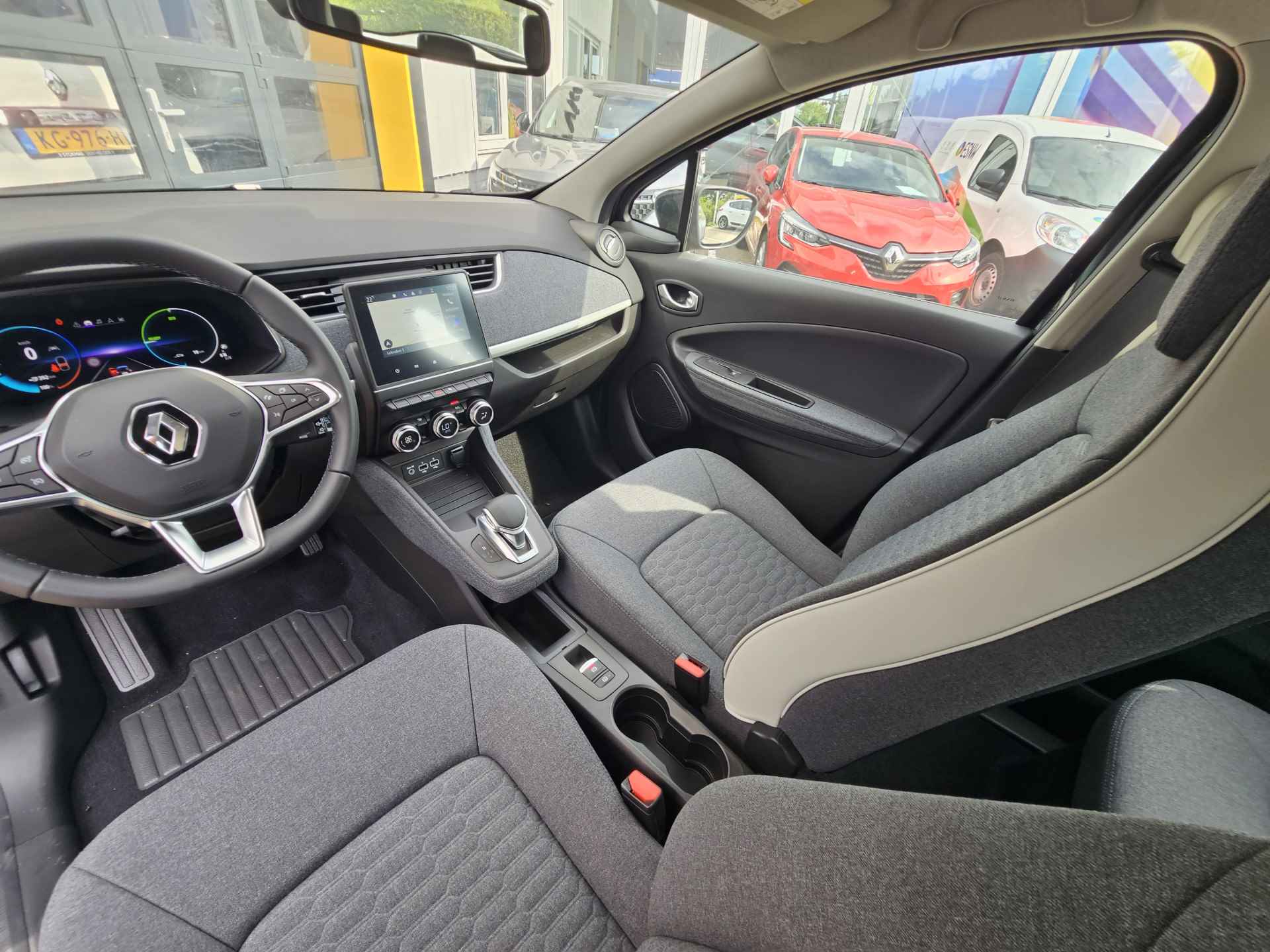 Renault ZOE R135 Evolution 52 kWh | Navigatie | Pack Comfort | Sensoren en Camera | € 2.000,- subsidie SEPP - 18/37
