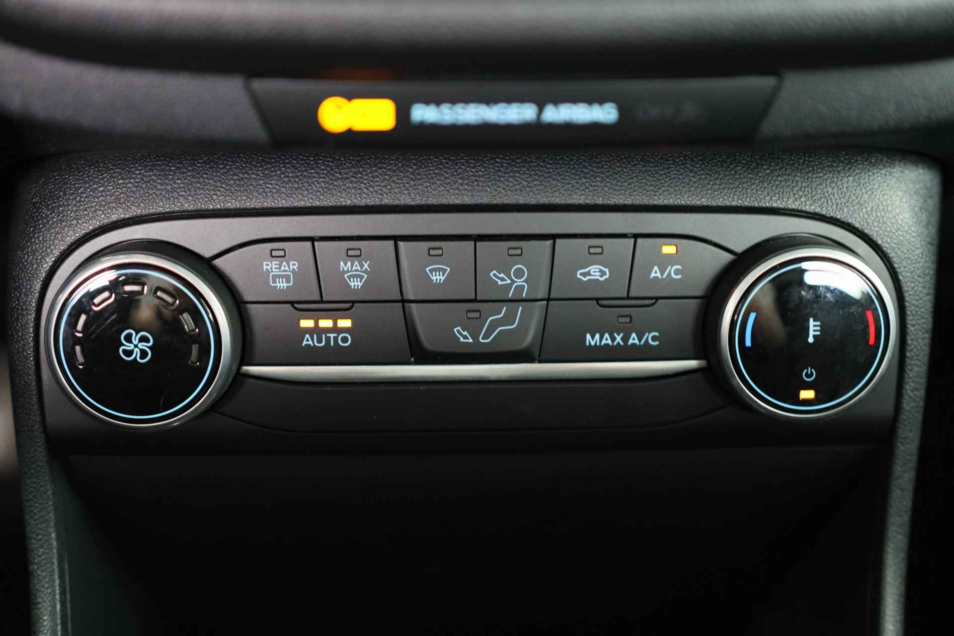 Ford Fiesta 1.0 EcoBoost Titanium | Navigatie | Climate Control | Cruise | LED | Parkeersensoren | Lichtmetalen Velgen - 8/34