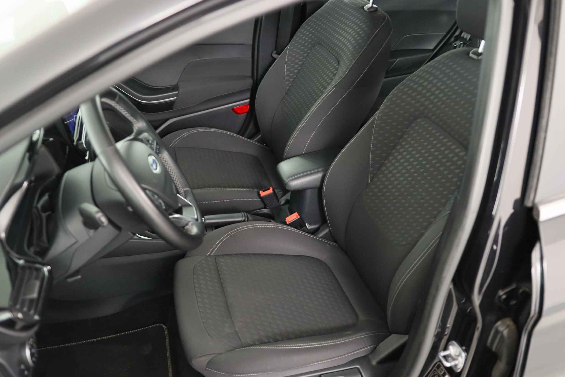 Ford Fiesta 1.0 EcoBoost Titanium | Navigatie | Climate Control | Cruise | LED | Parkeersensoren | Lichtmetalen Velgen - 27/34
