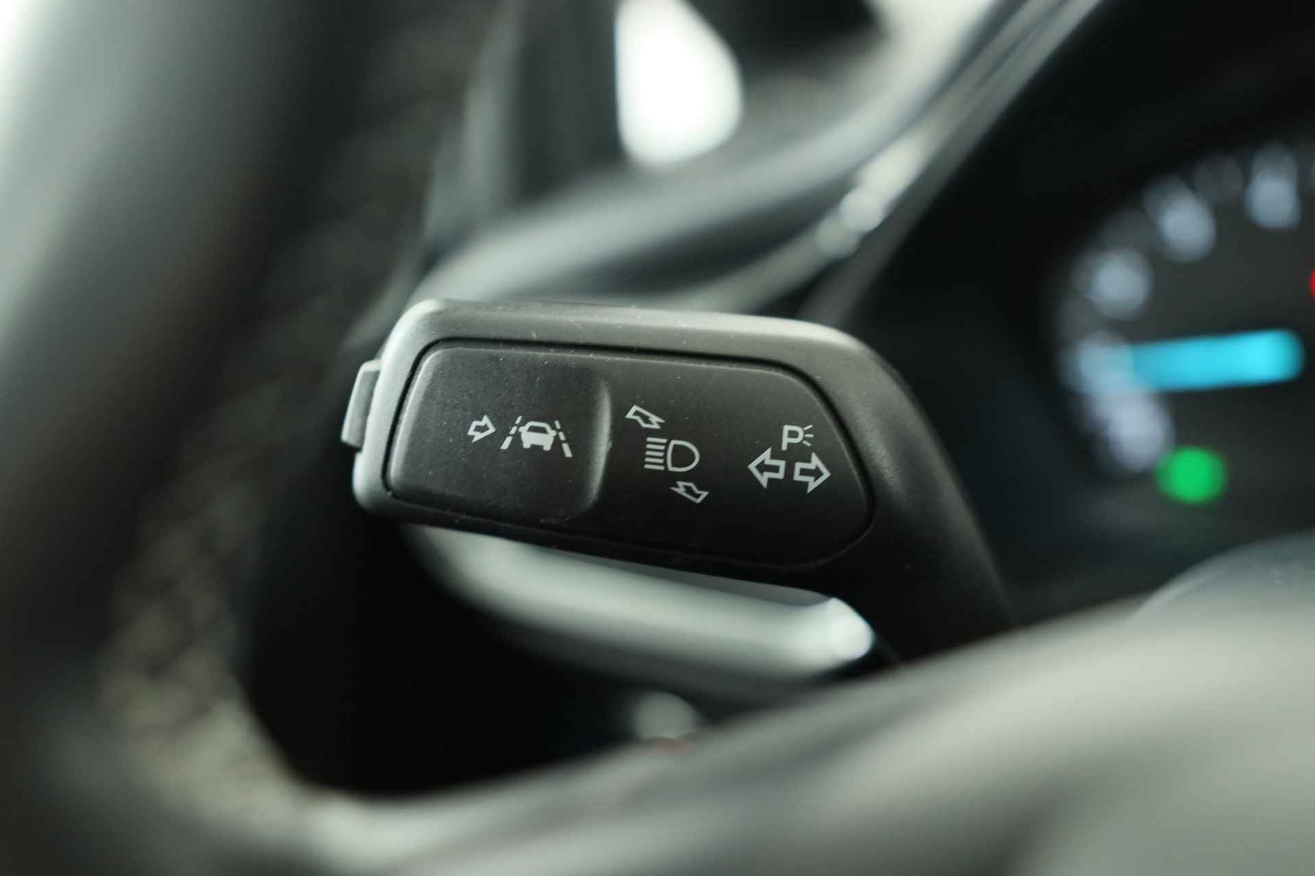 Ford Fiesta 1.0 EcoBoost Titanium | Navigatie | Climate Control | Cruise | LED | Parkeersensoren | Lichtmetalen Velgen - 30/34