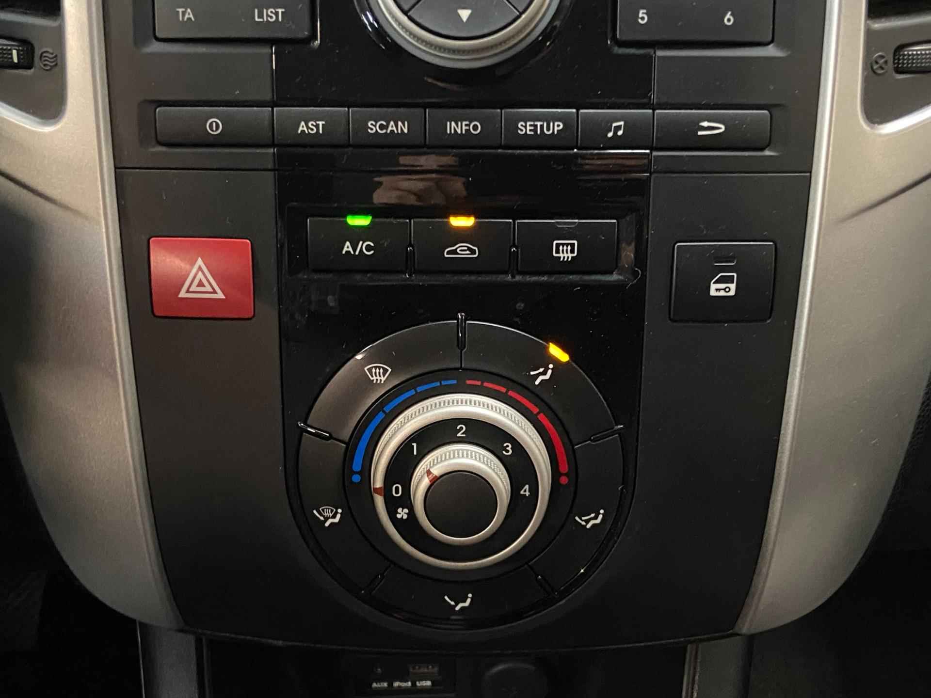 Kia Venga 1.4 CVVT (90 pk) X-tra - airconditioning - parkeersensoren - hoge zit - 9/28