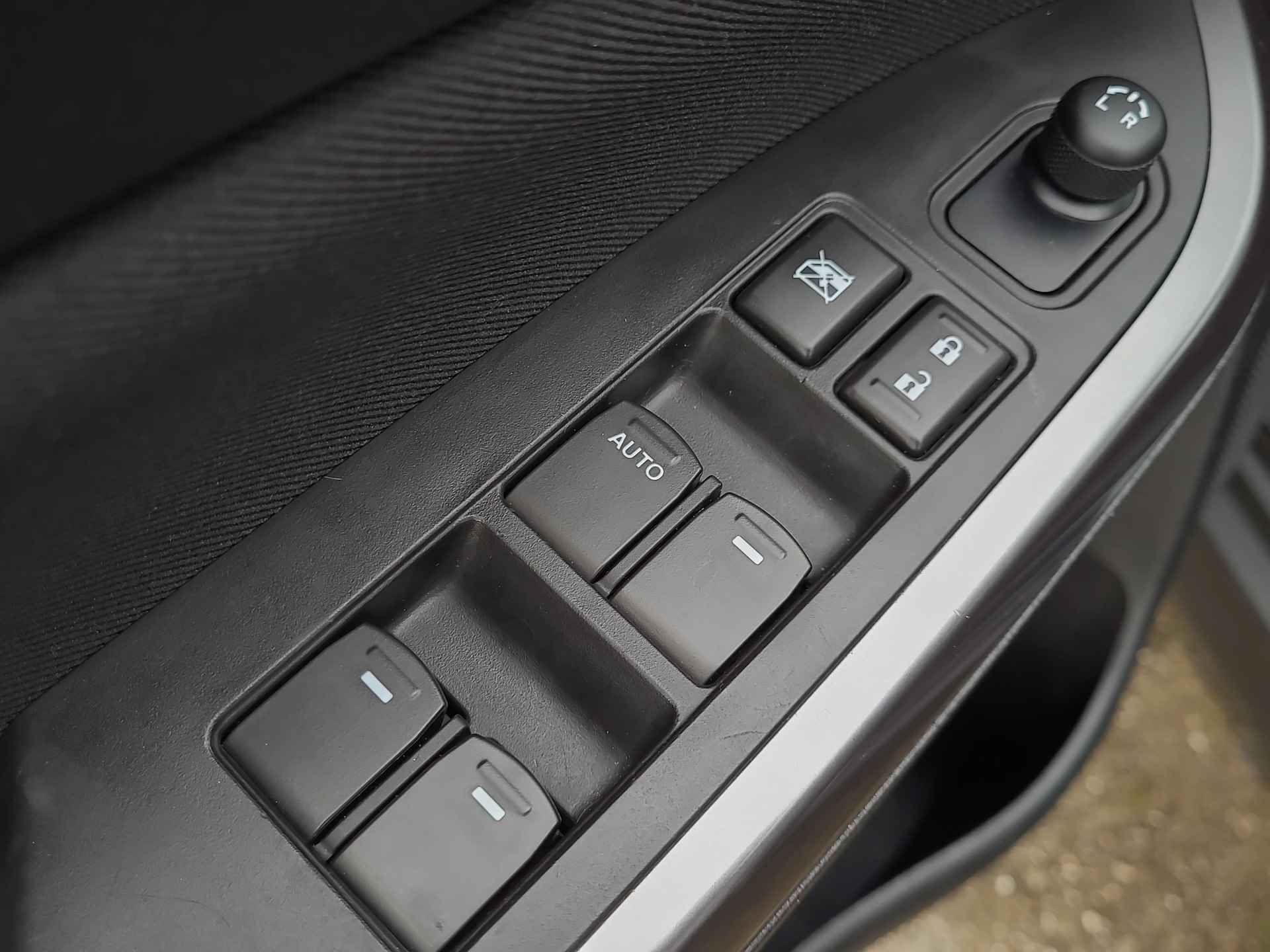 Suzuki Vitara 1.4 Boosterjet Select Smart Hybrid | Apple CarPlay / Android Auto | Blindspot | Navigatie | Rijklaarprijs incl. garantie | - 25/32