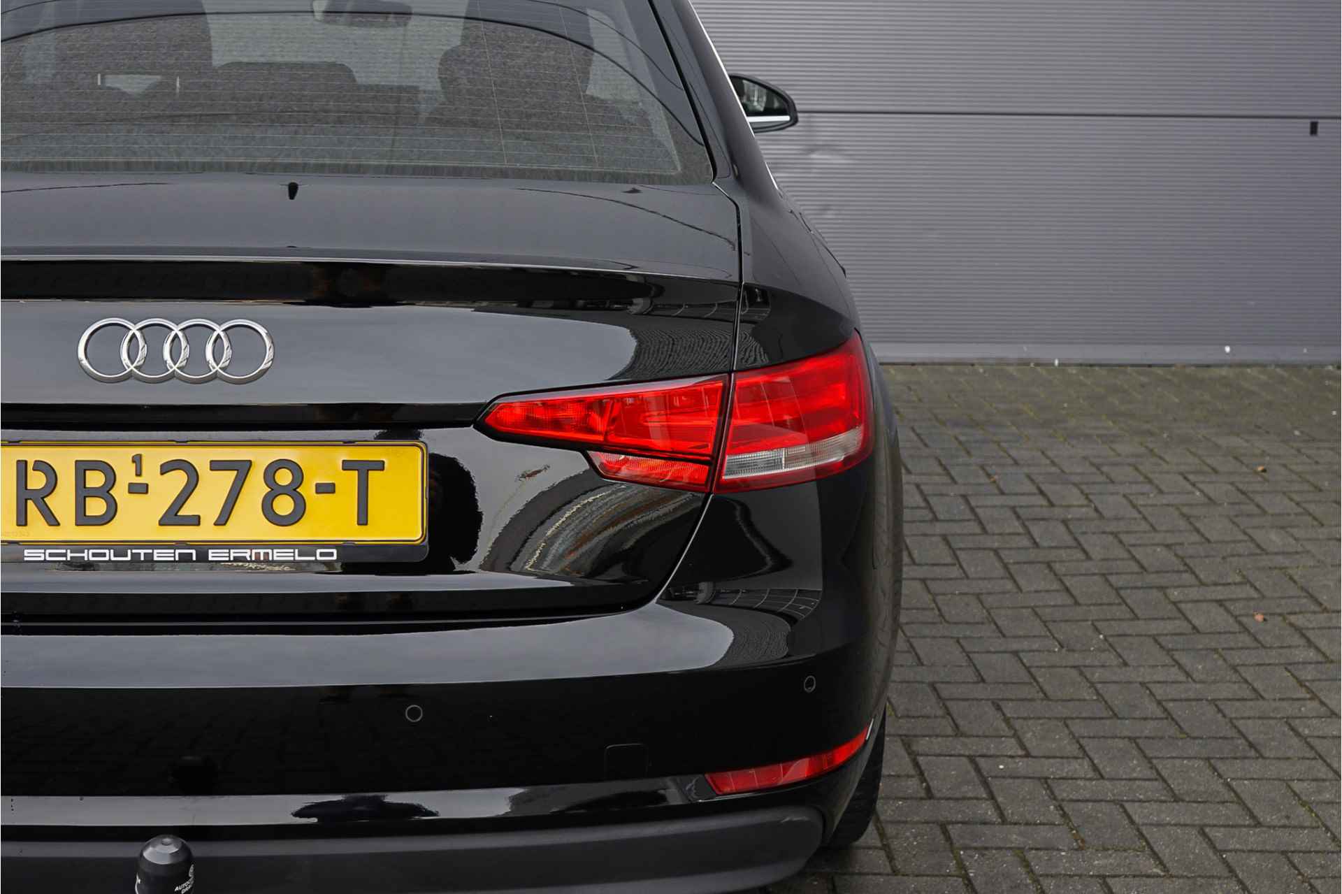 Audi A4 Limousine 1.4 TFSI LED Trekhaak 18" - 15/36