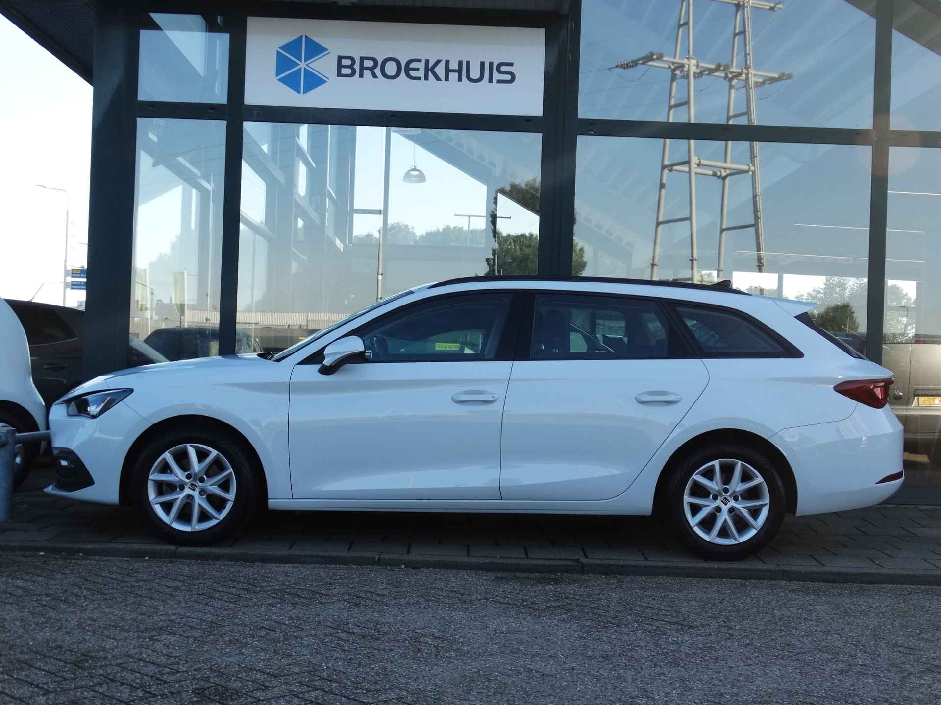 SEAT Leon Sportstourer 1.0 TSI 90PK Reference | Airco | Cruise Control | Carplay \ Android auto (Navigatie) - 2/26