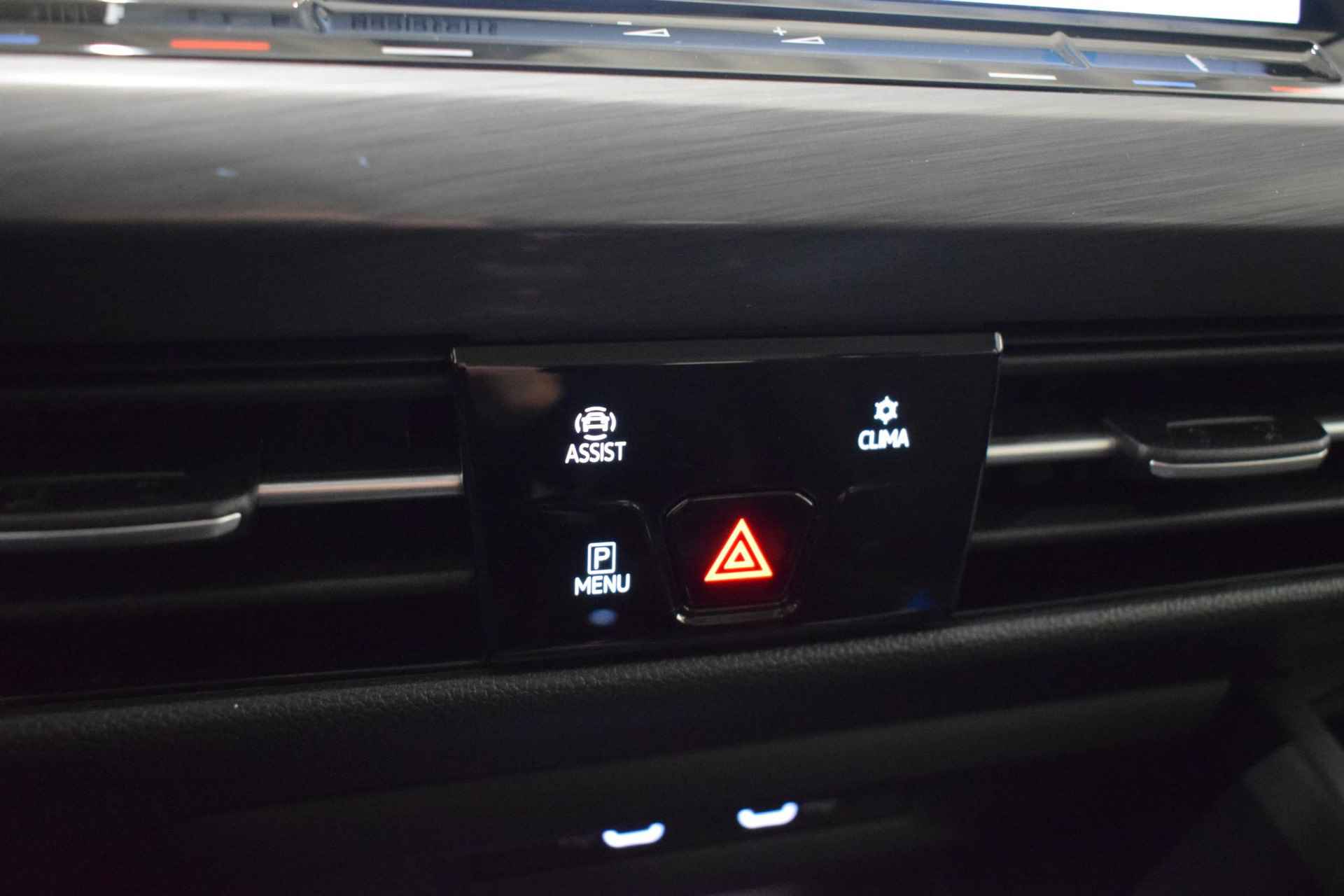 Volkswagen Golf 1.5 eTSI Style | Parkeersensoren | Elektrische bestuurdersstoel + geheugen | IQ-light | Apple Carplay/Android auto | Navigatie | Adaptive cruise control | NAP | - 38/44