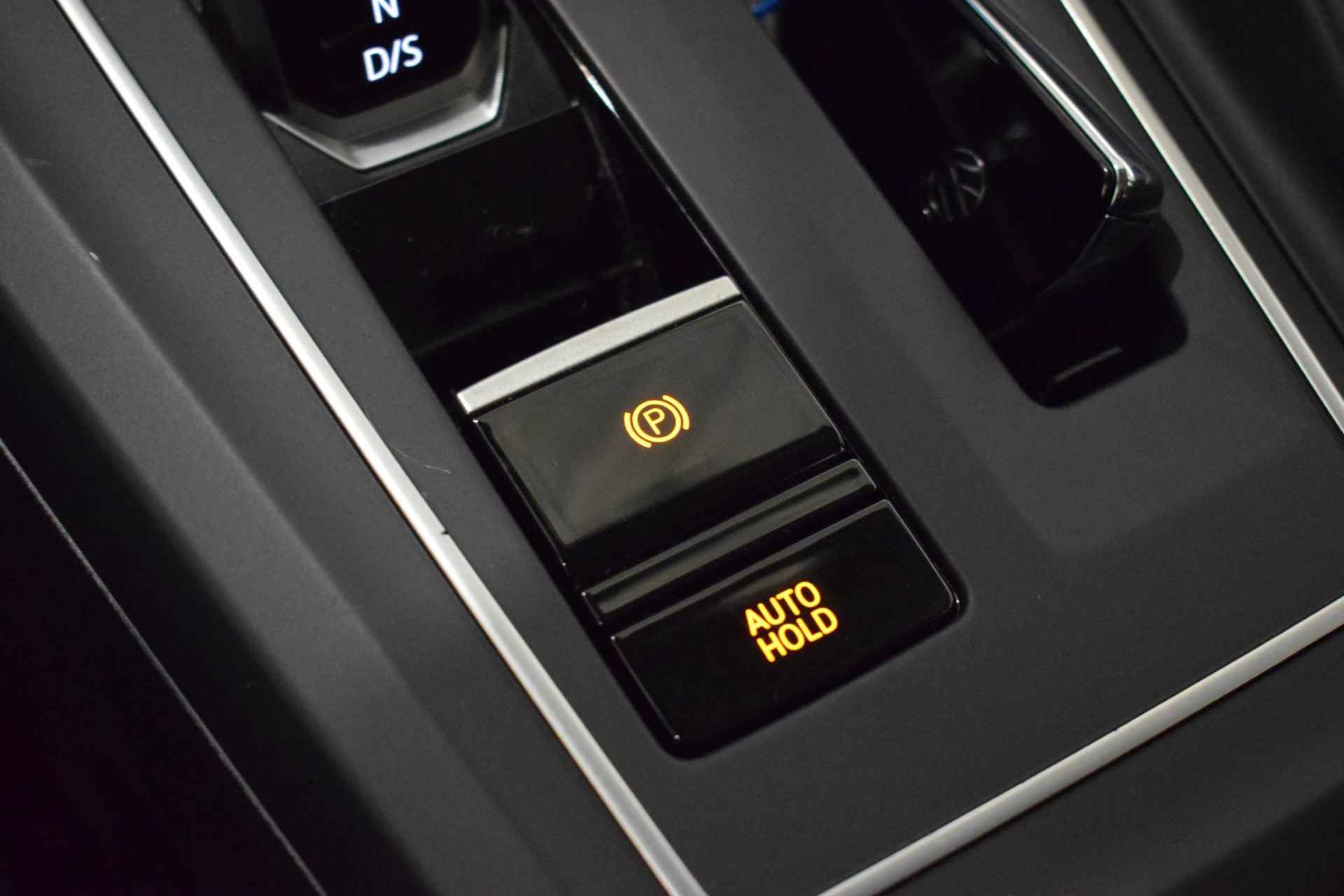 Volkswagen Golf 1.5 eTSI Style | Parkeersensoren | Elektrische bestuurdersstoel + geheugen | IQ-light | Apple Carplay/Android auto | Navigatie | Adaptive cruise control | NAP | - 40/44