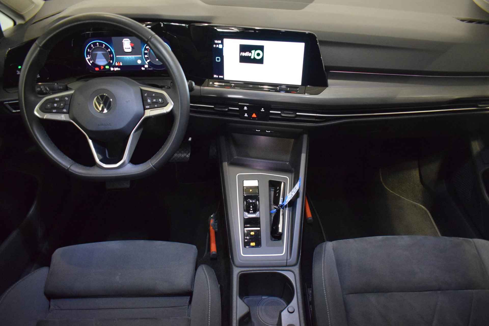 Volkswagen Golf 1.5 eTSI Style | Parkeersensoren | Elektrische bestuurdersstoel + geheugen | IQ-light | Apple Carplay/Android auto | Navigatie | Adaptive cruise control | NAP | - 27/44