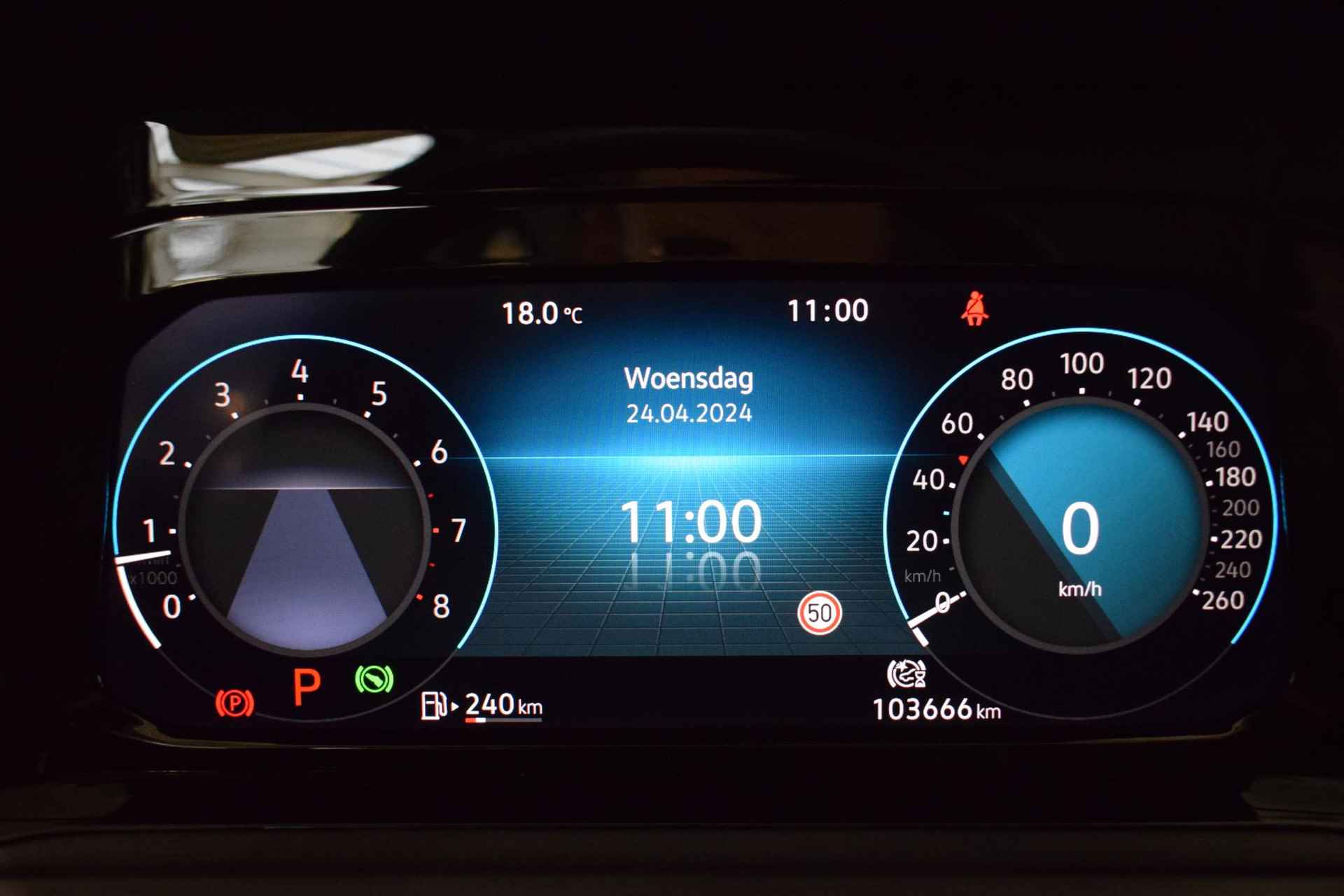 Volkswagen Golf 1.5 eTSI Style | Parkeersensoren | Elektrische bestuurdersstoel + geheugen | IQ-light | Apple Carplay/Android auto | Navigatie | Adaptive cruise control | NAP | - 28/44